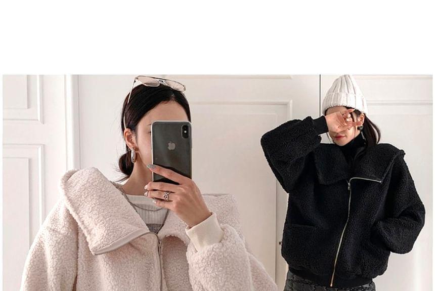 Fleece Turtleneck Plain Loose-Fit Zip-Up Jacket Product Image