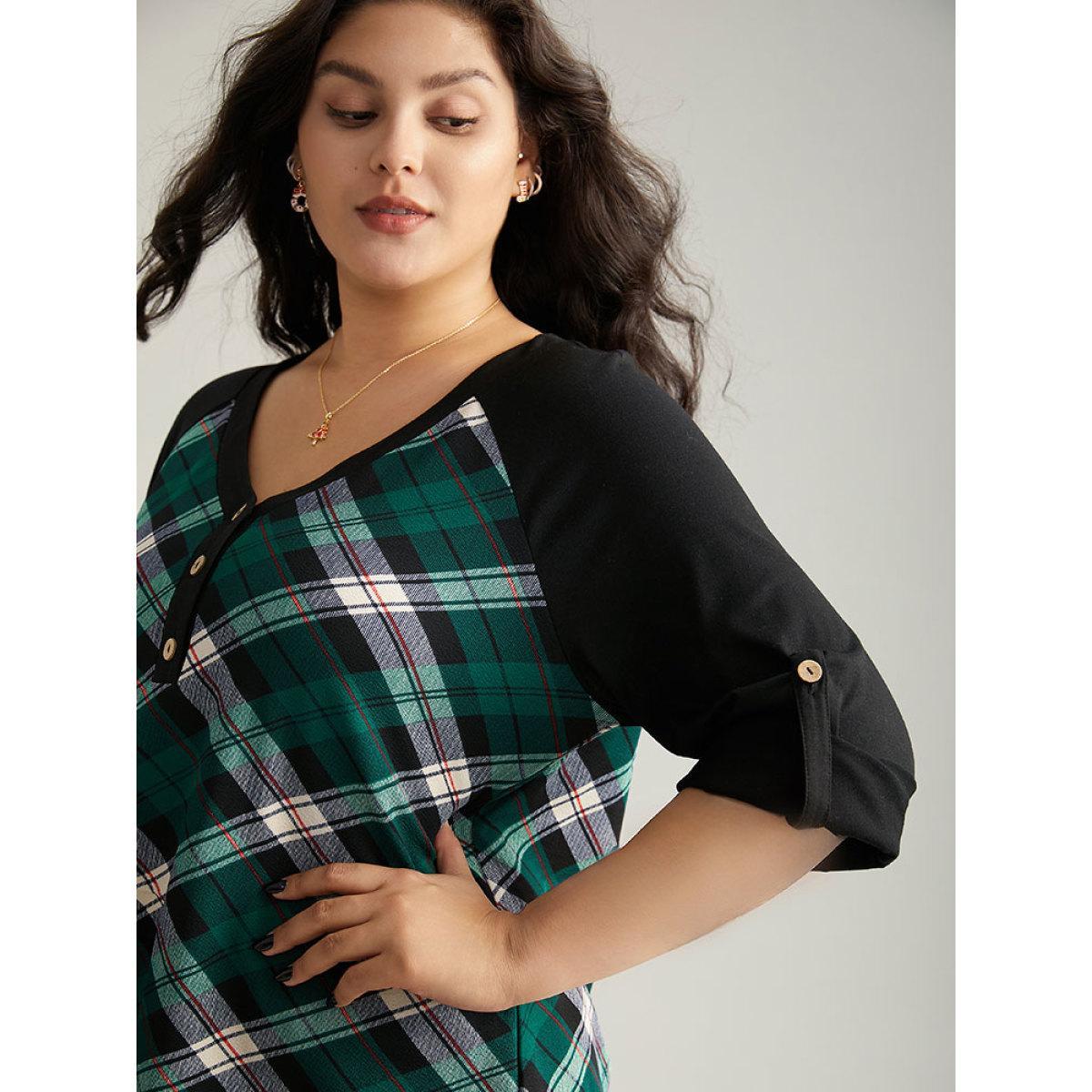 Plus Size Plaid Contrast Roll Raglan Sleeve T-shirt Green Women Casual Contrast Plaid V-neck Festival-Christmas T-shirts BloomChic 10/M Product Image