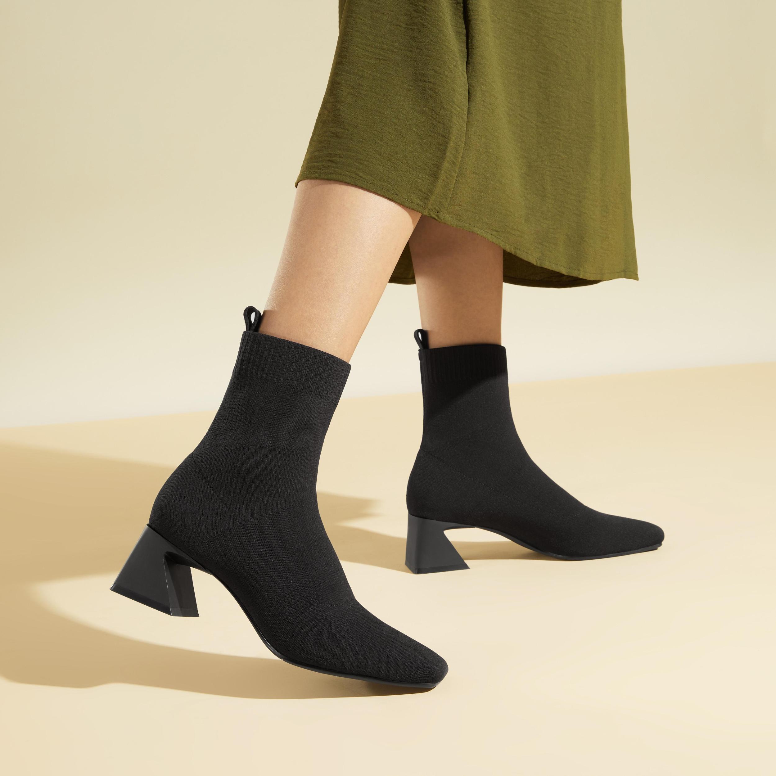 Square-Toe Water-Repellent Heeled Boots (Regina Pro) Product Image
