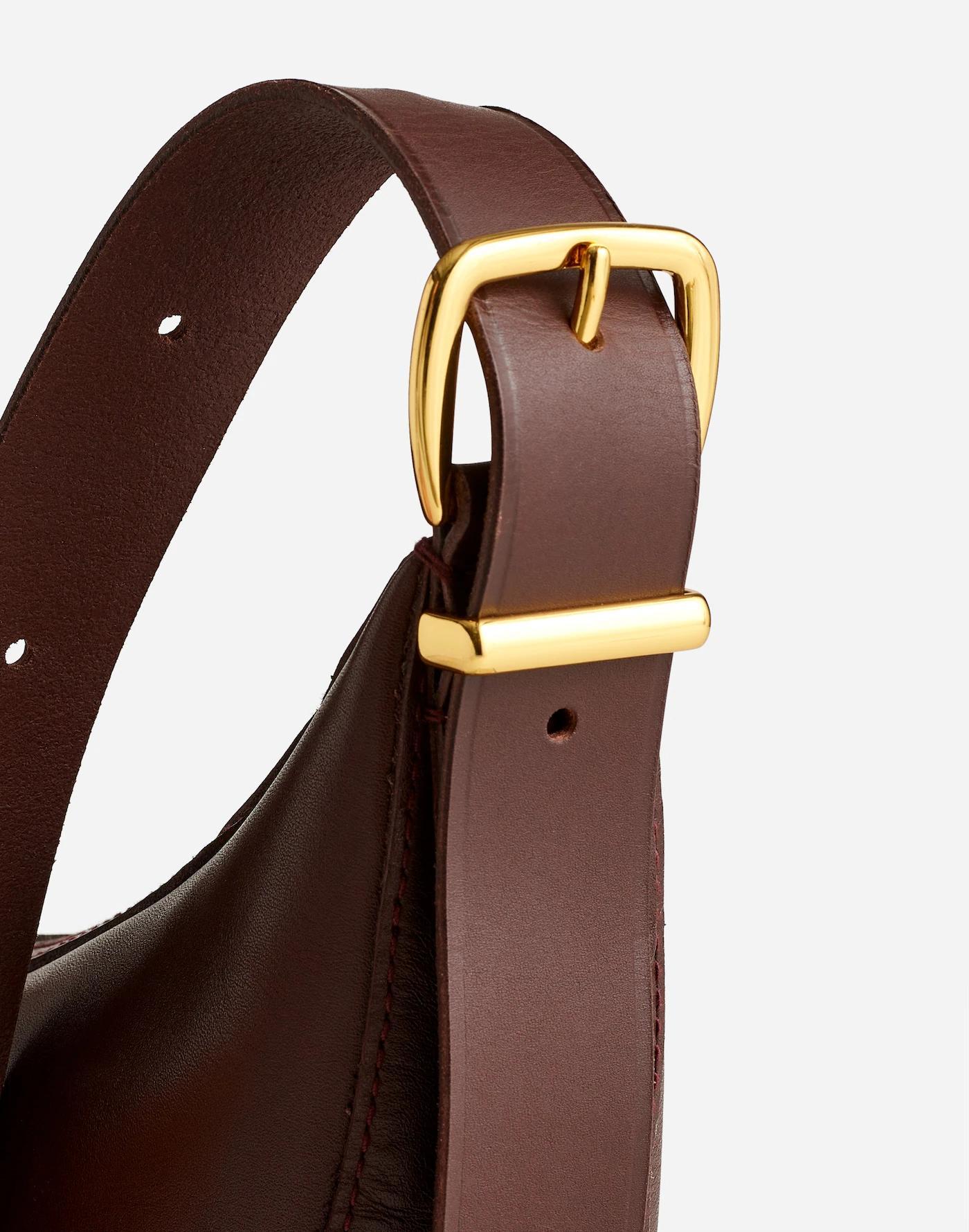 The Essential Sling Crossbody Bag Product Image