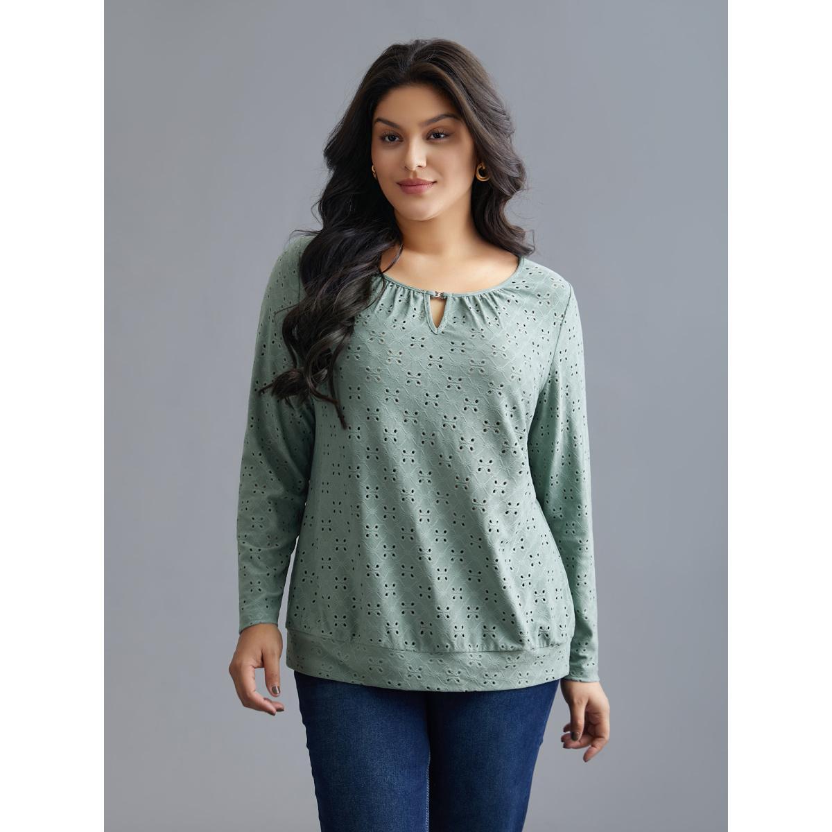 Plus Size Plain Eyelet Jacquard Plisse T-Shirt Greenbean Women Elegant Texture Round Neck Everyday T-shirts BloomChic 14-16/1X Product Image