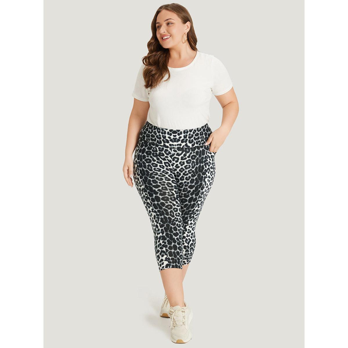 Plus Size Leopard Print Pocket Side Cropped Leggings Women Multicolor Casual High stretch Skinny High Rise Dailywear Leggings BloomChic 26/4X Product Image