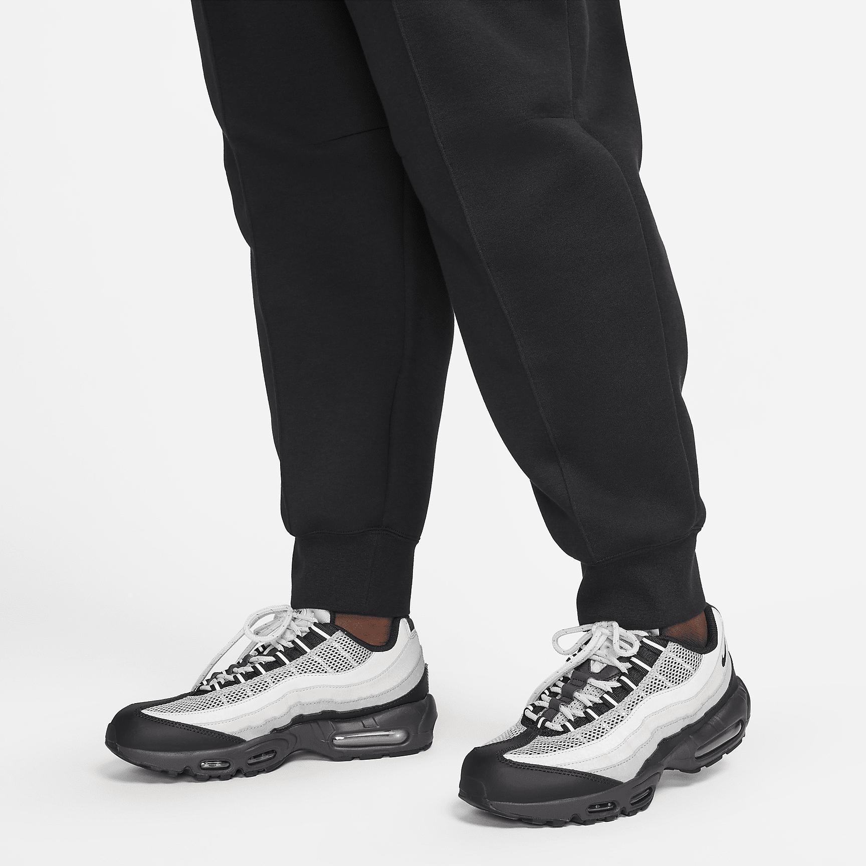 Women's Nike Sportswear Tech Fleece Mid-Rise Jogger Pants (Plus Size) Product Image