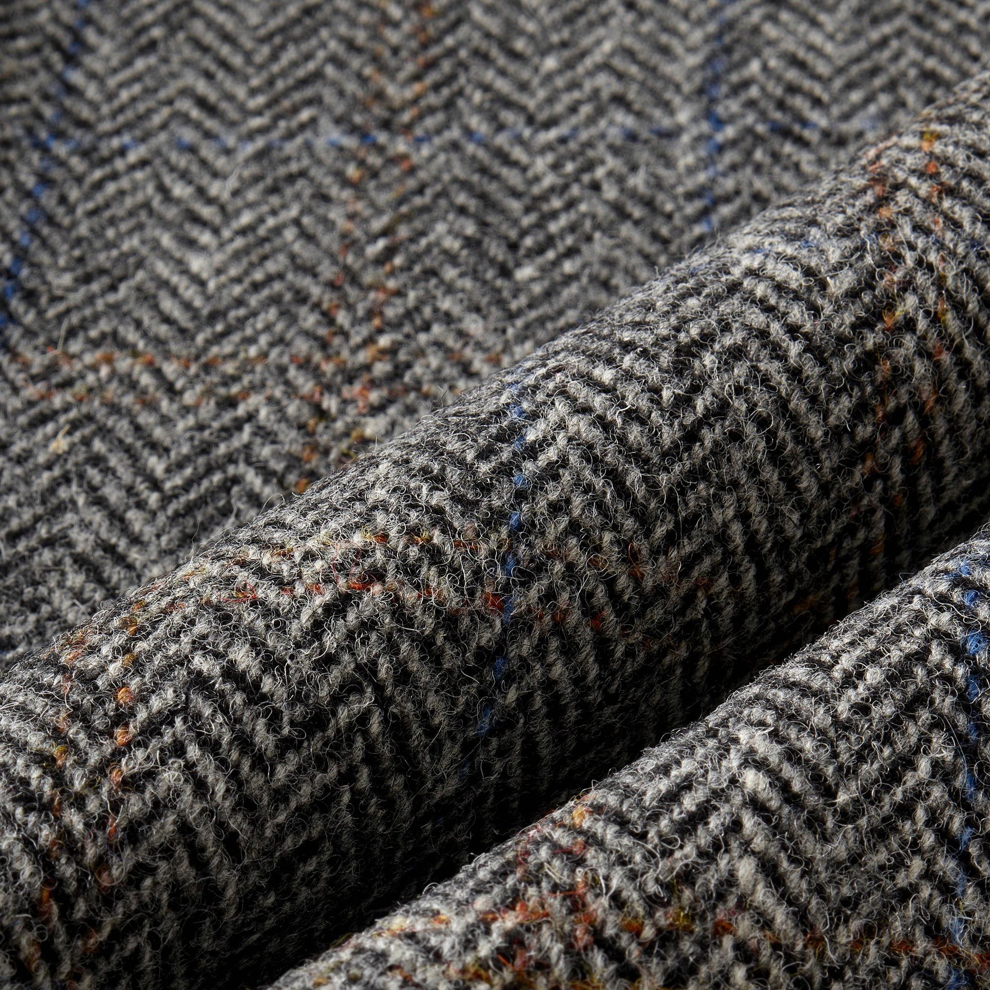 Relaxed-fit blazer in Scottish wool herringbone Product Image