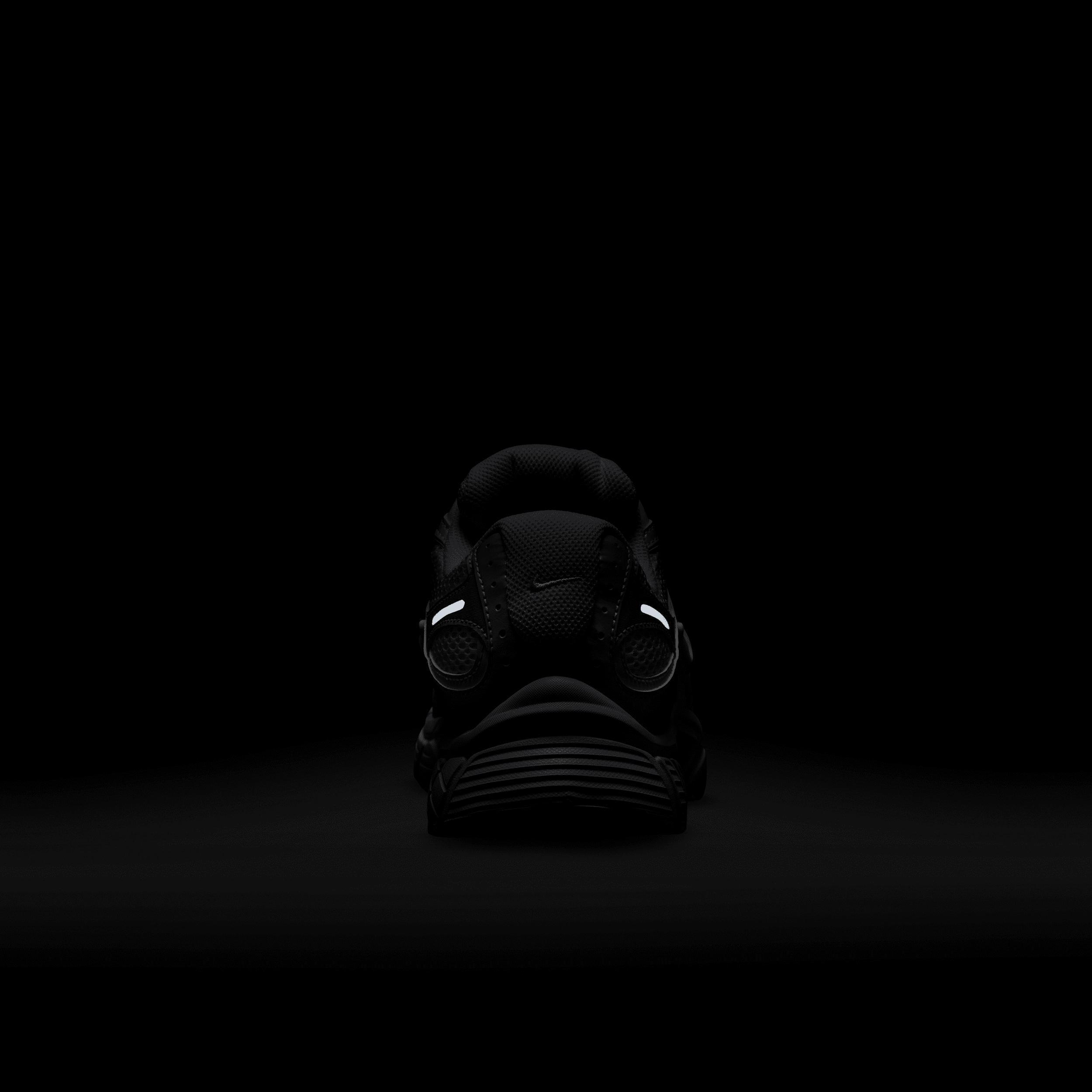 Nike Men's V5 RNR Shoes Product Image