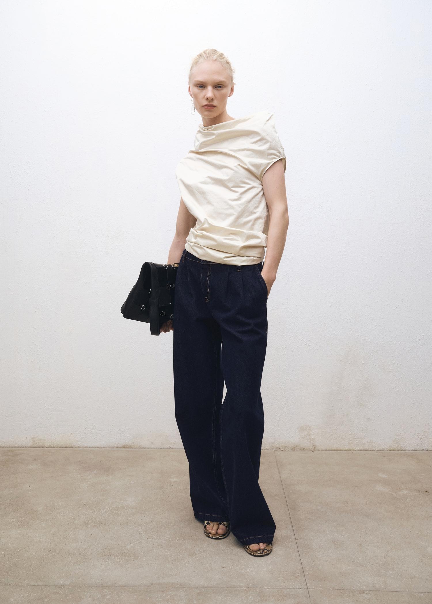 Rinse-wash wideleg jeans with pleats - Women | MANGO USA Product Image