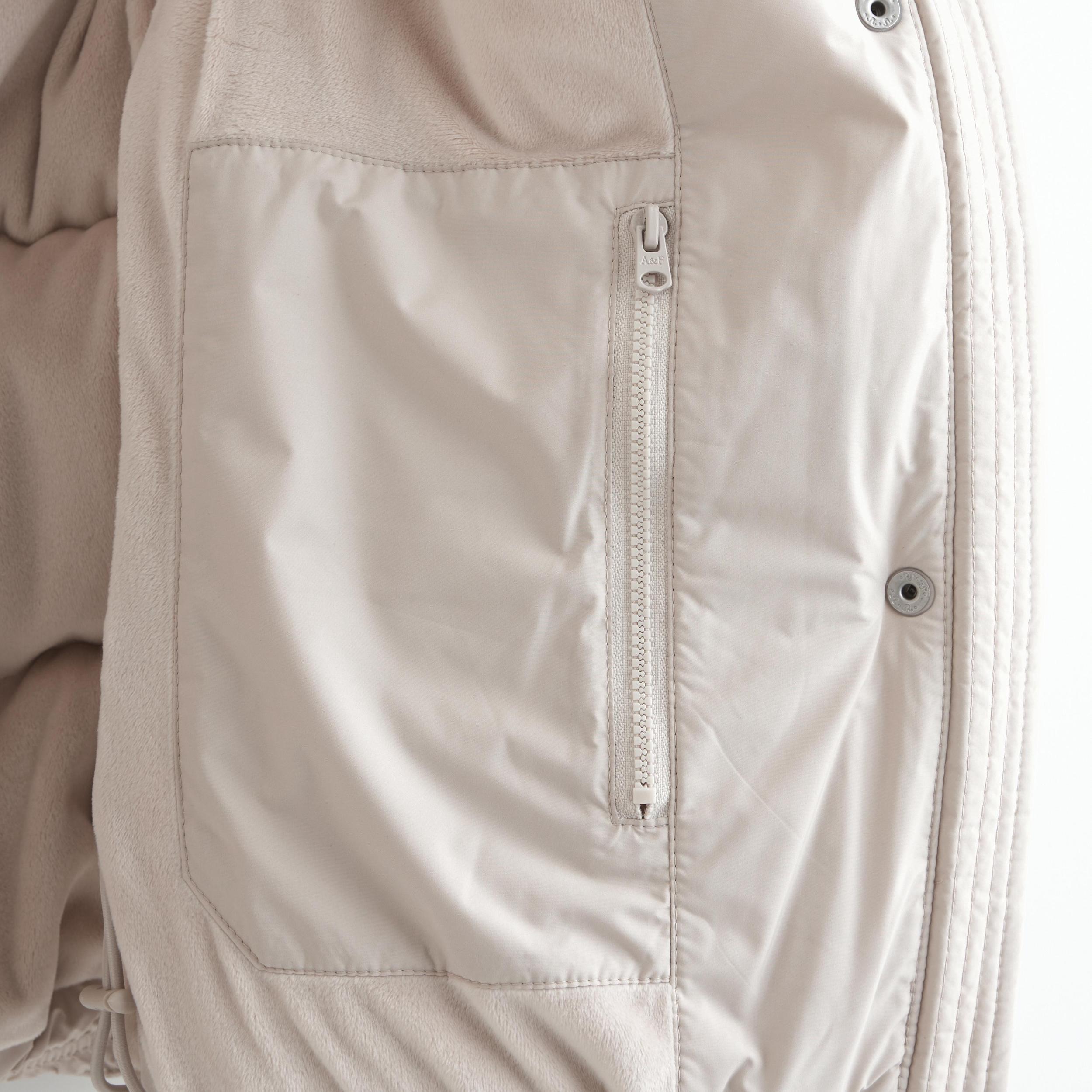 Abercrombie & Fitch | Authentic American clothing since 1892 Product Image