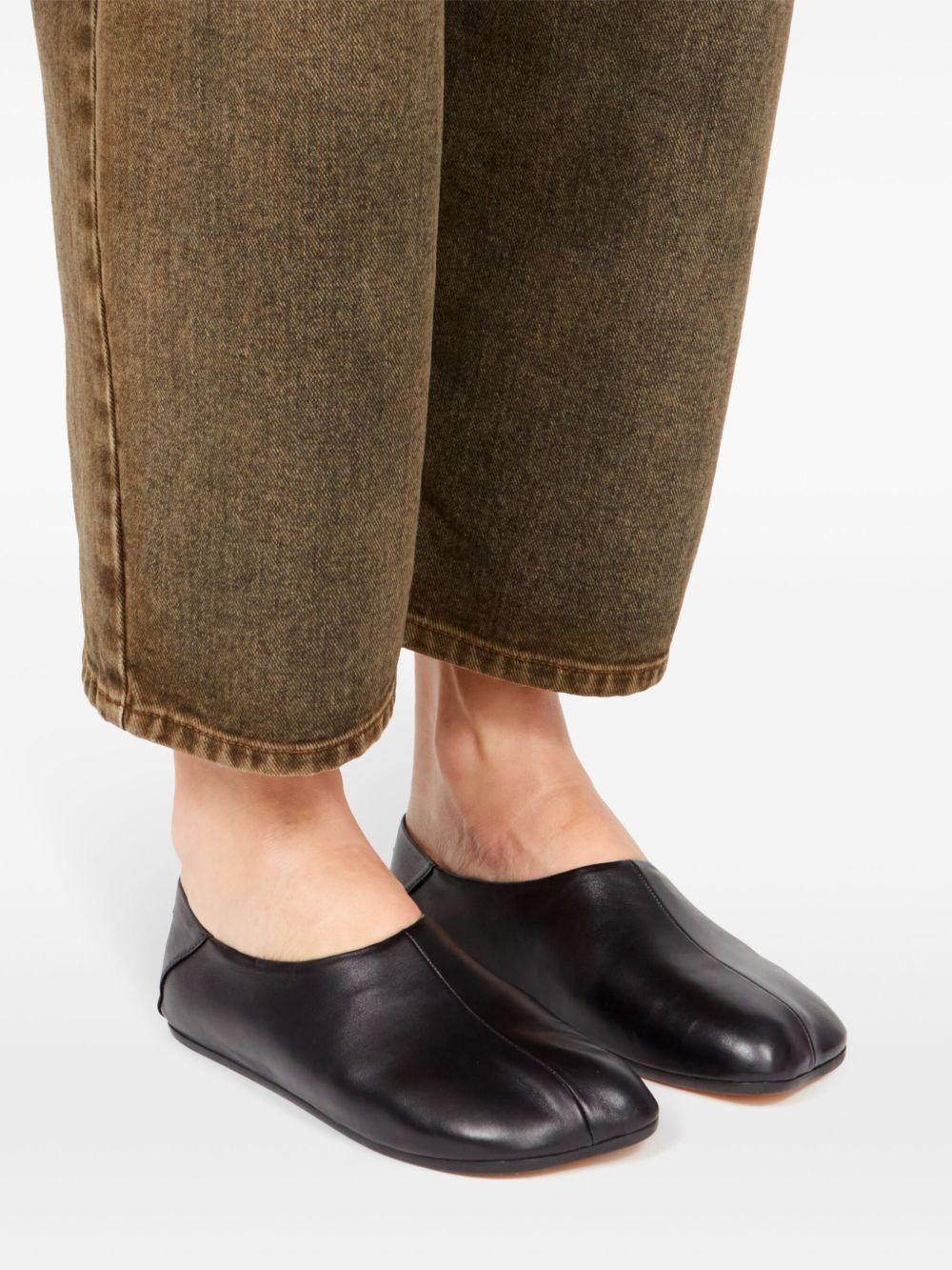 square-toe leather babouche shoes Product Image