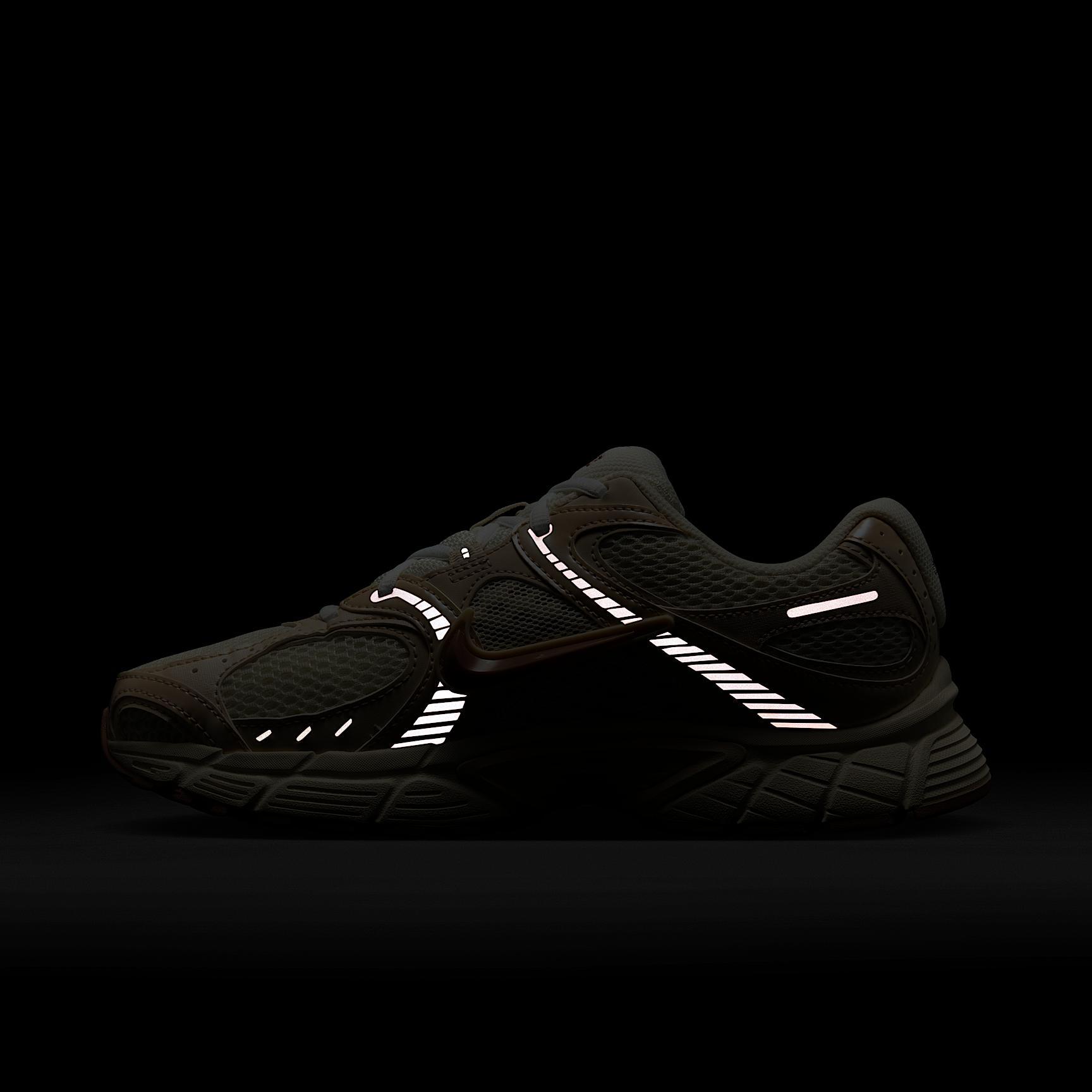 Nike Women's V5 RNR Shoes Product Image
