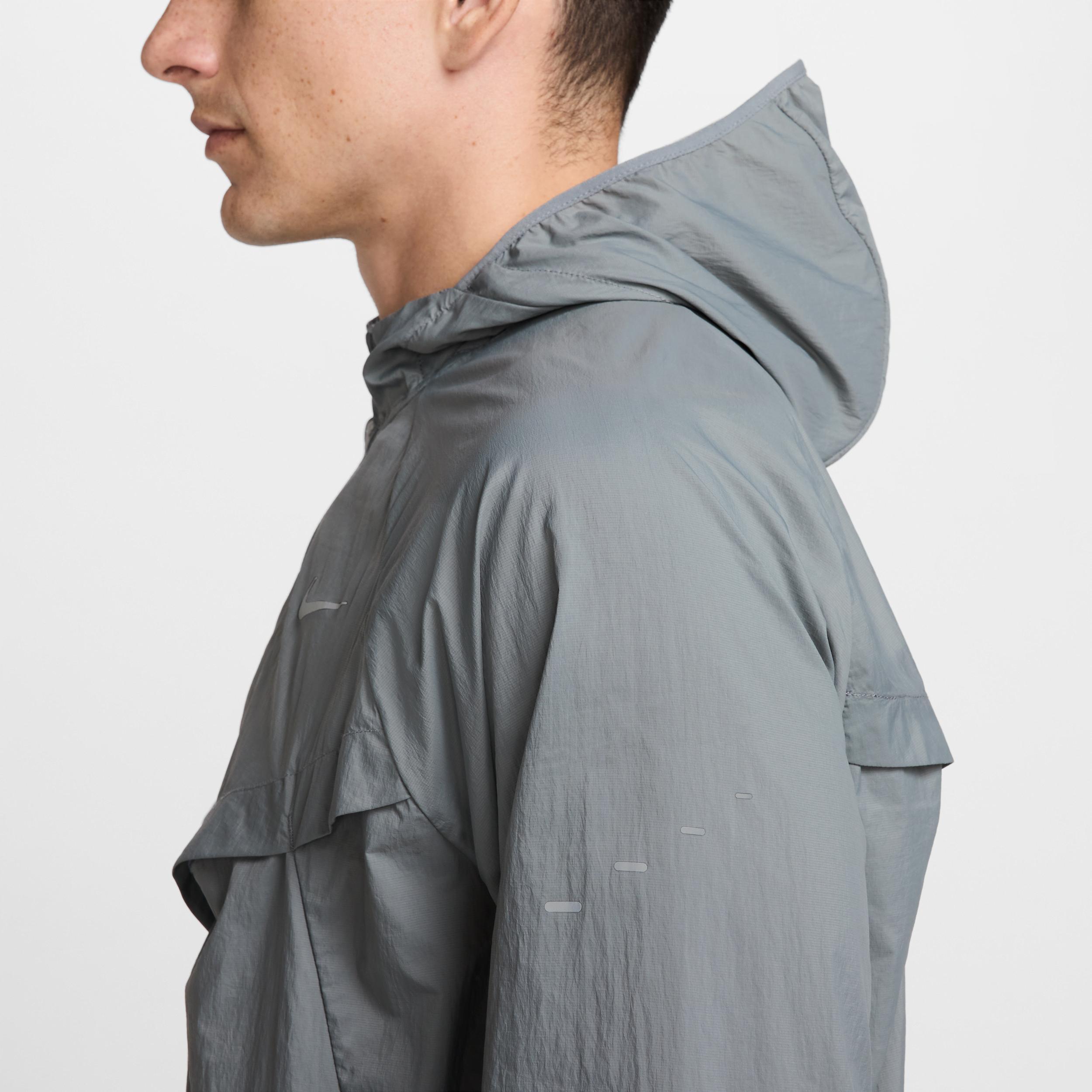 Nike Men's Stride Repel UV Running Jacket Product Image