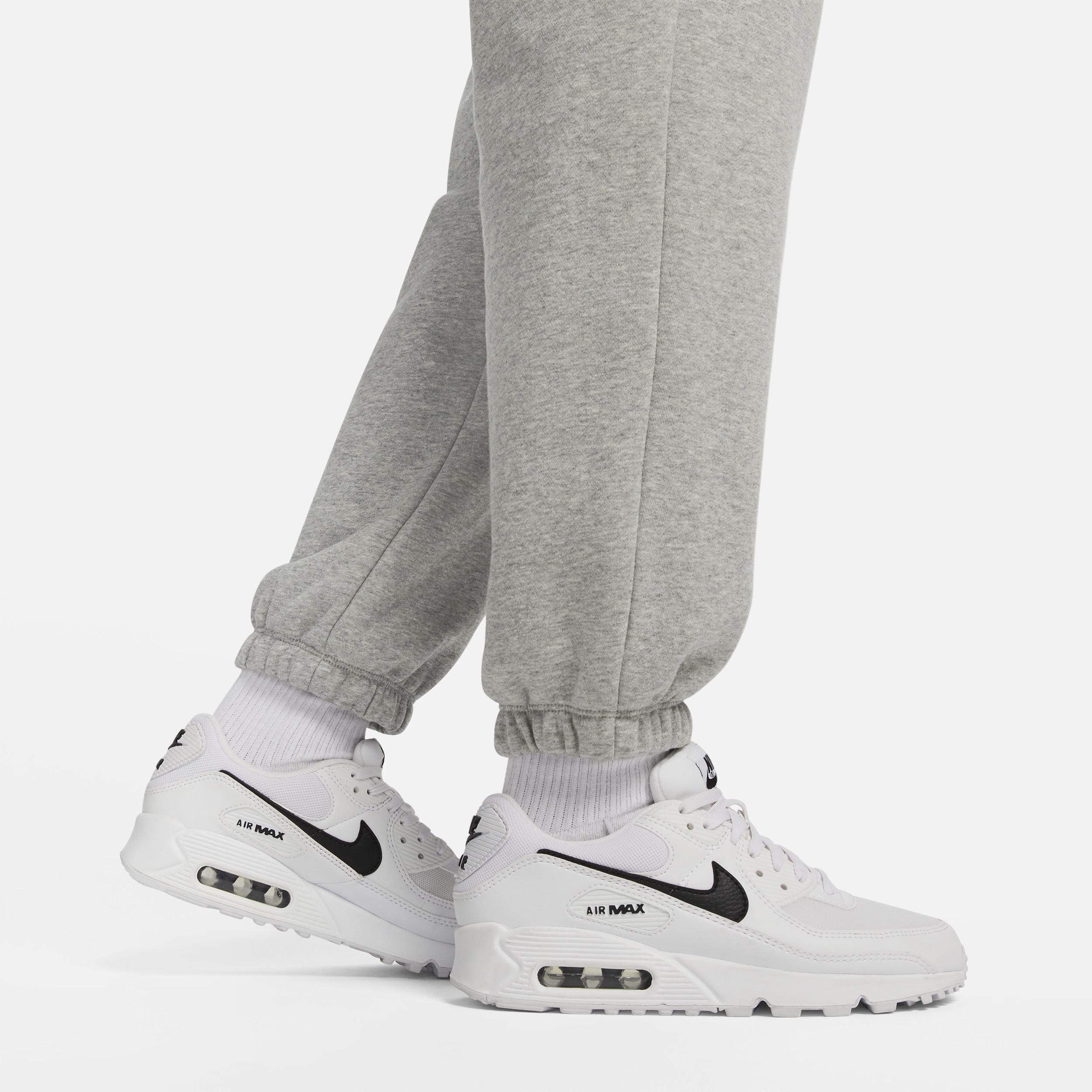 Women's Nike Sportswear Club Fleece Mid-Rise Oversized Cargo Sweatpants Product Image