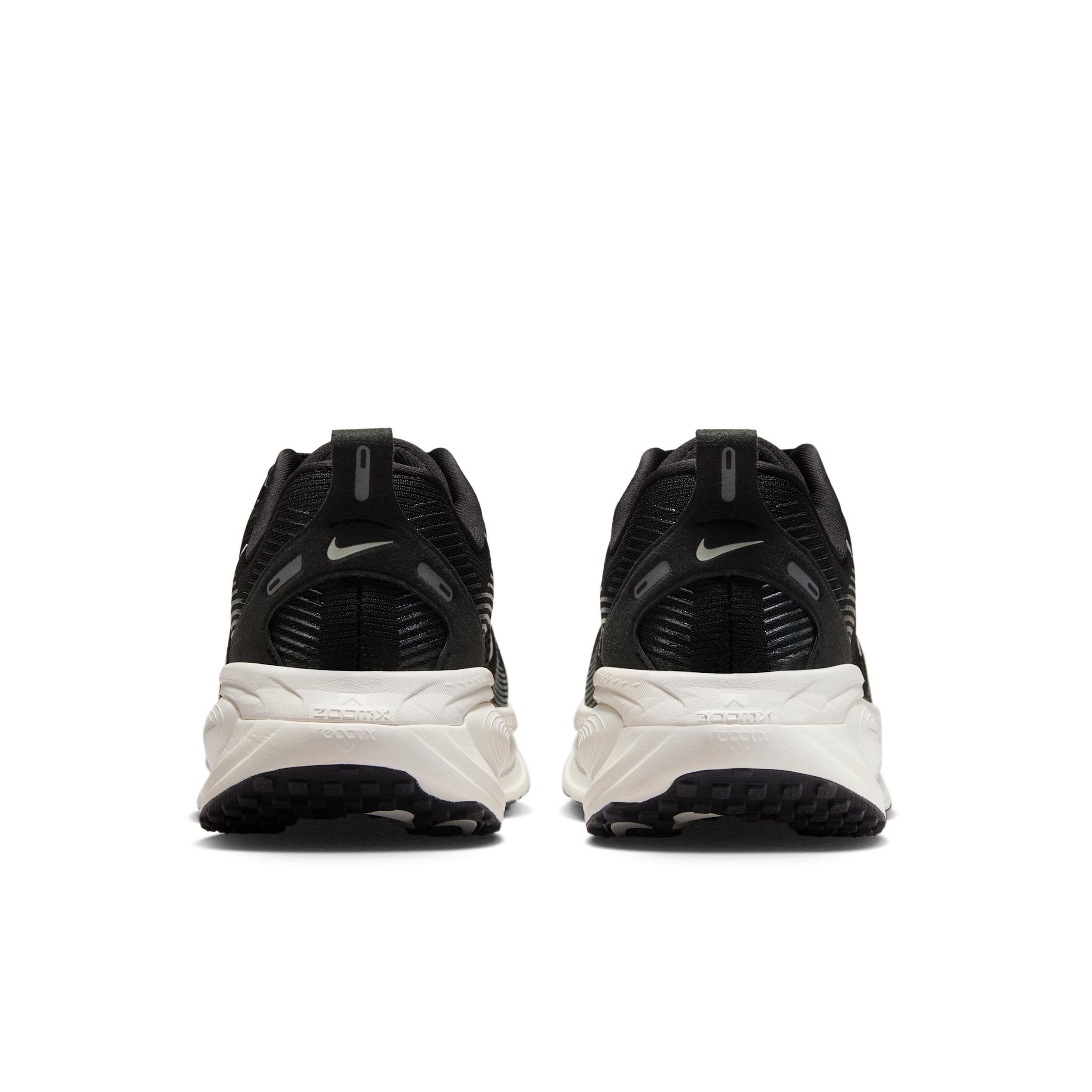 Nike Vomero 18 Women's Road Running Shoes (Extra Wide) Product Image