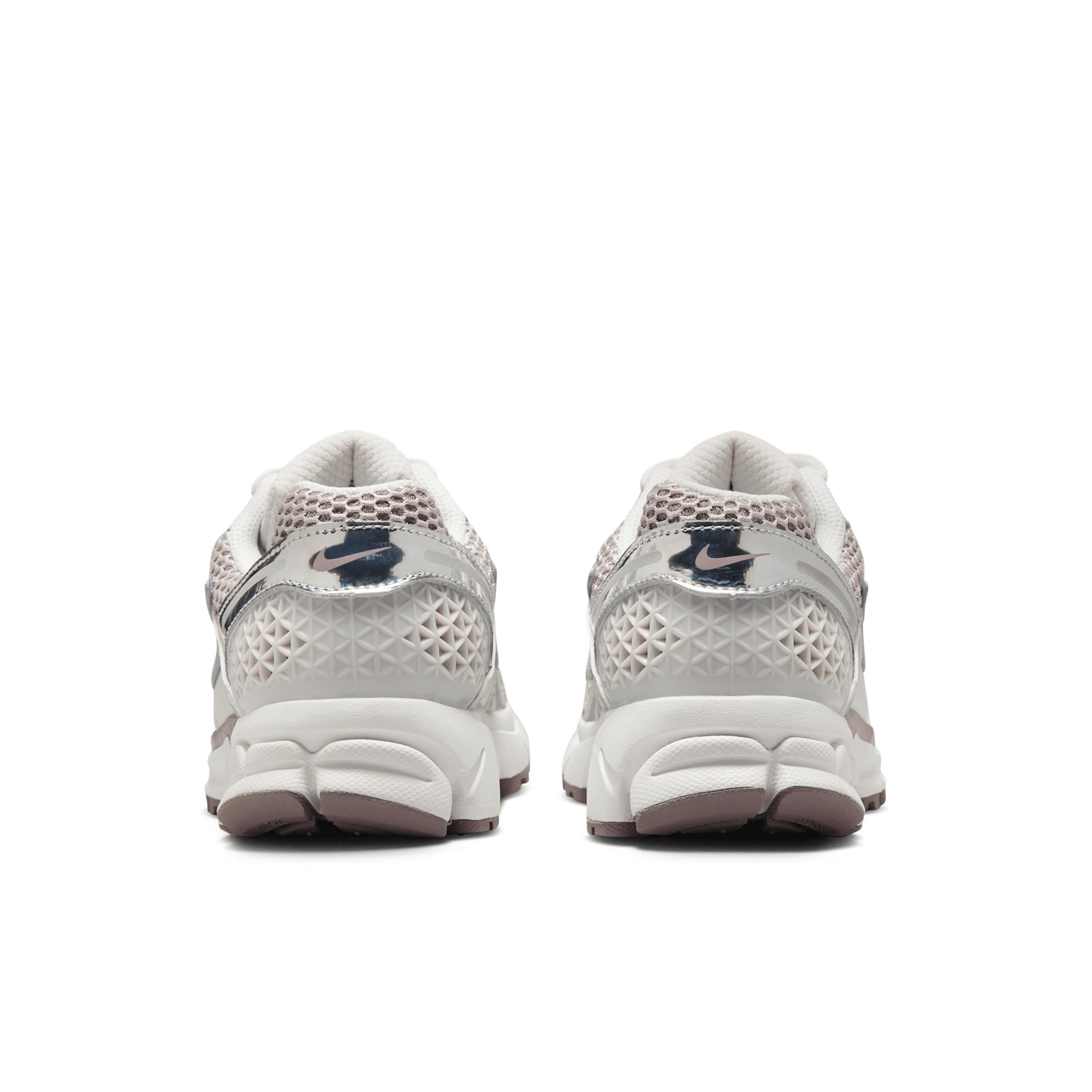 Nike Women's Zoom Vomero 5 Shoes Product Image