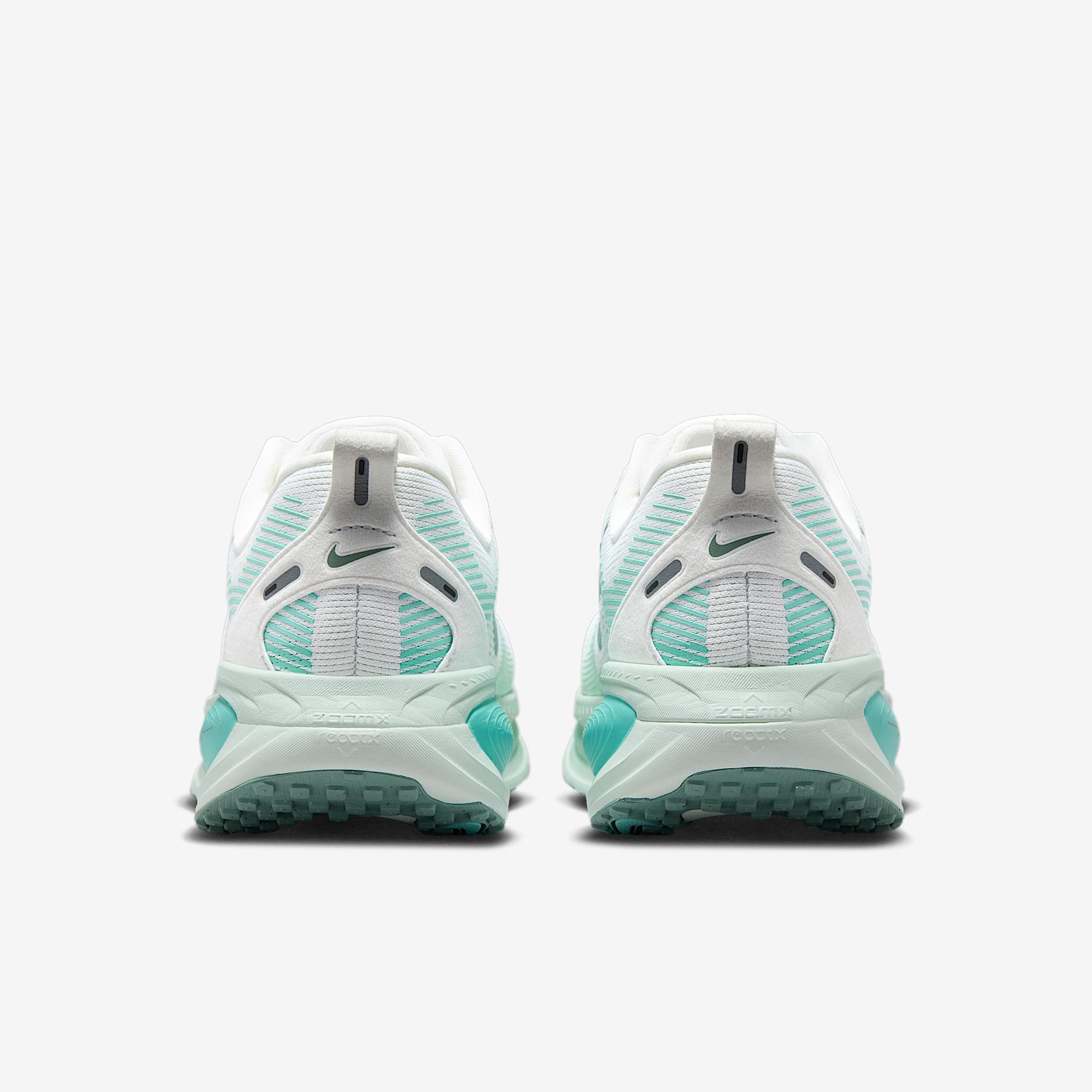 Nike Vomero 18 Women's Road Running Shoes (Extra Wide) Product Image