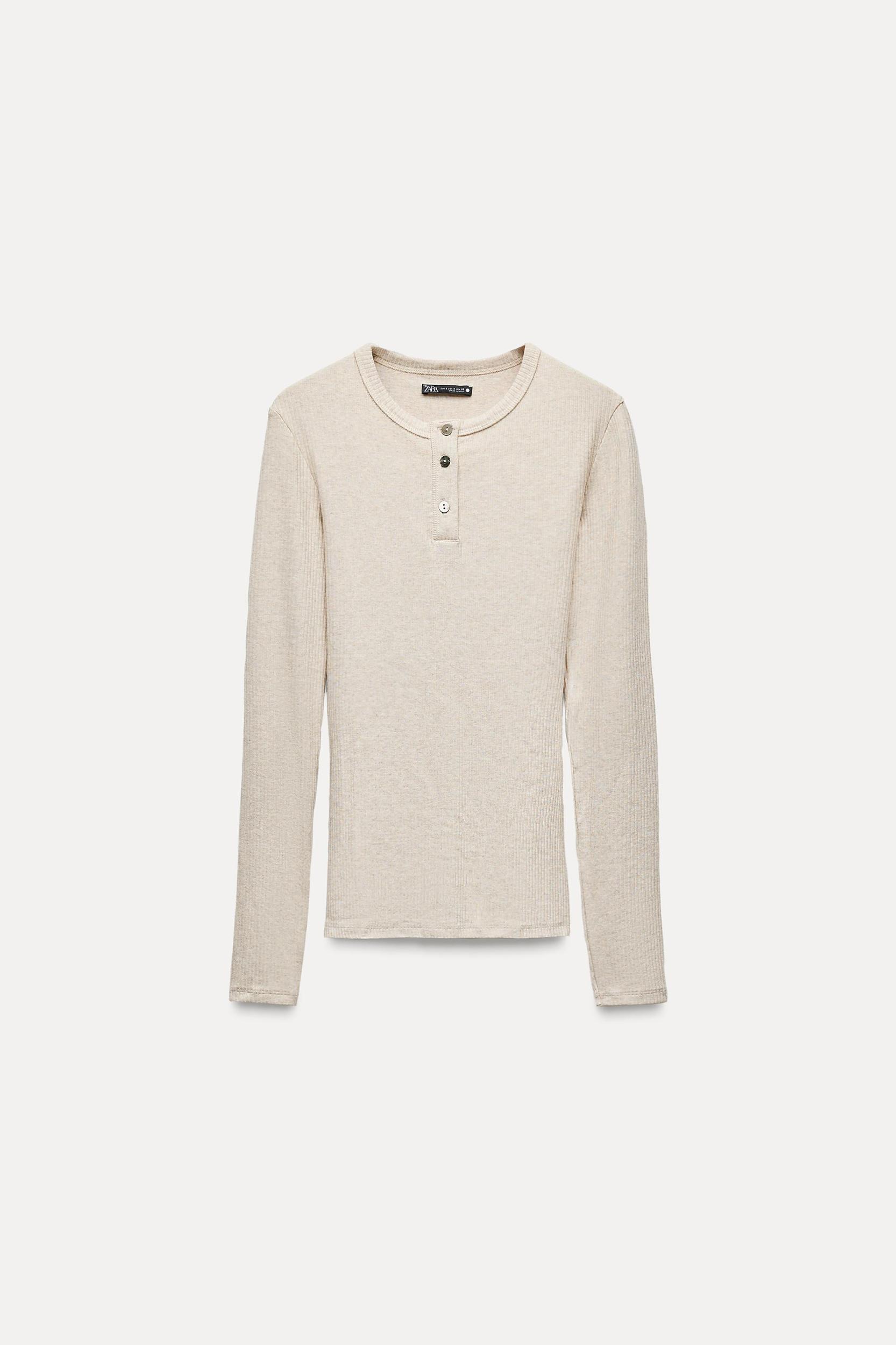 BUTTONED RIBBED TOP Product Image