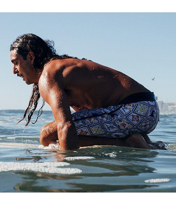 Quiksilver Surfsilk Pacifico Scallop 19#double; Outseam Board Shorts Product Image