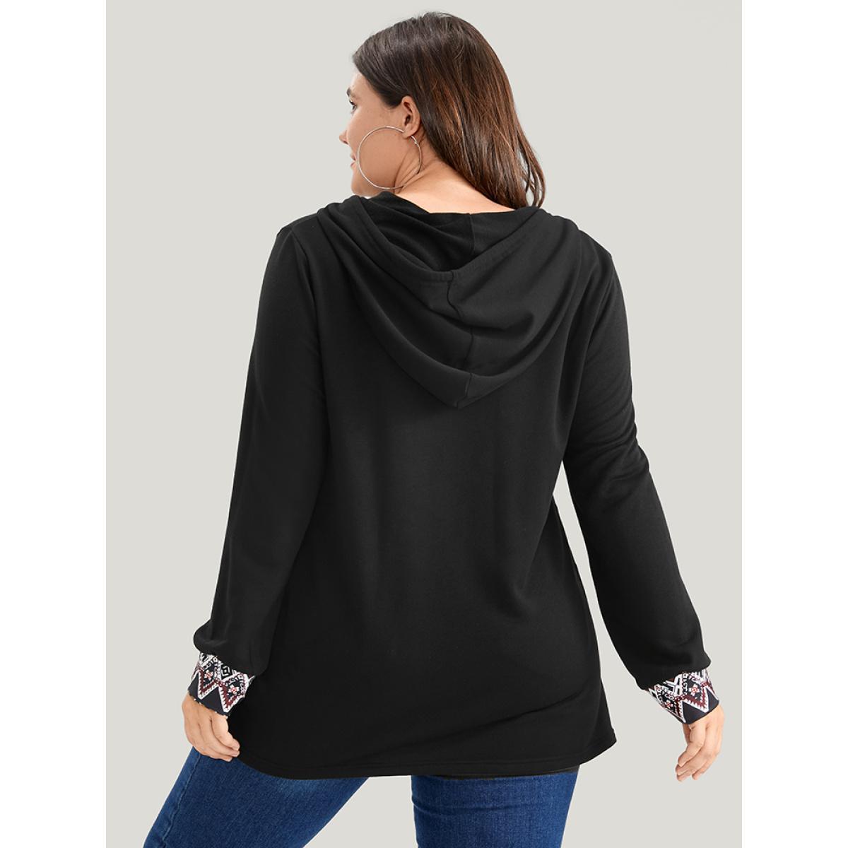 Plus Size Geometric Print Pocket Drawstring Hooded Sweatshirt Women Black Vacation Patchwork Hooded Dailywear Sweatshirts BloomChic 28/5X Product Image