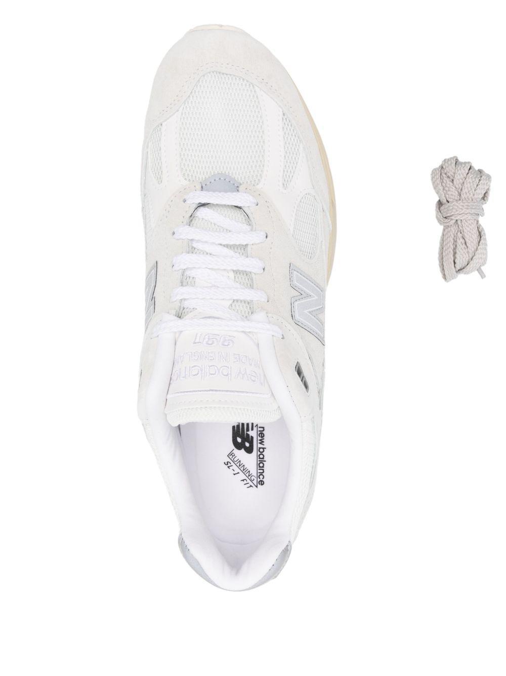 991v2 sneakers Product Image
