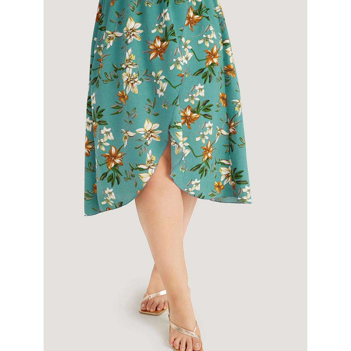 Plus Size Floral Print :Pocket Ruffles Pocket Wrap Hem Dress Emerald Women Elegant Printed V-neck Short sleeve Curvy Midi Dress BloomChic 26/4X Product Image