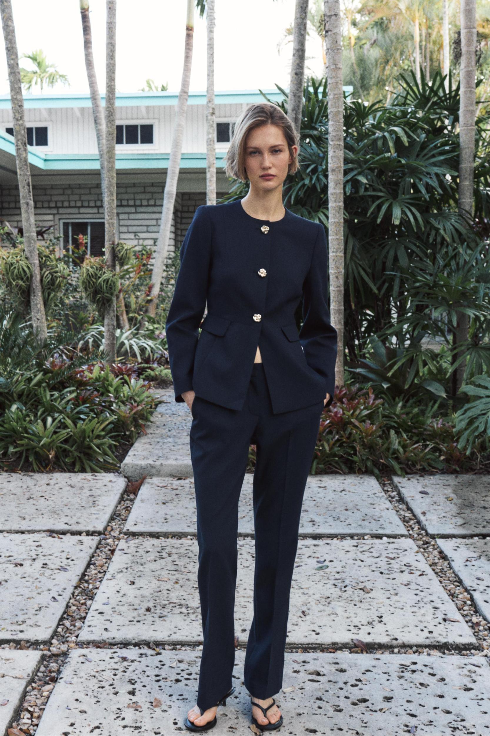 TAILORED ROUND NECK BLAZER Product Image