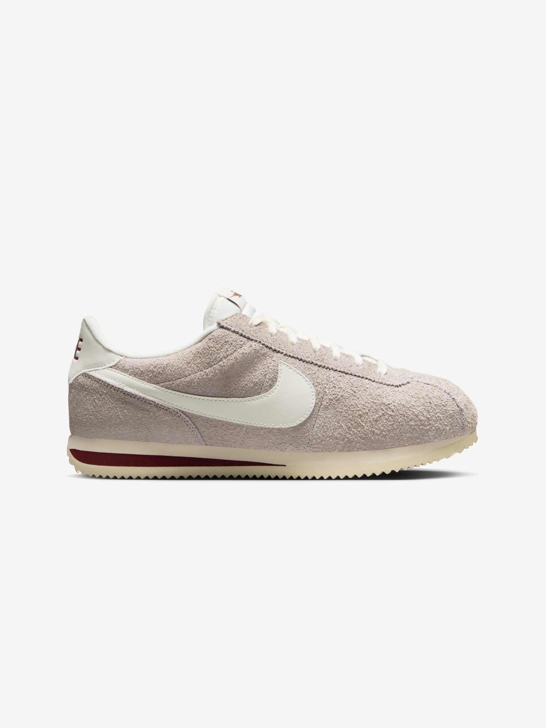 NIKE CORTEZ SE (COLLEGE GREY/SAIL-DARK TEAM RED) Product Image