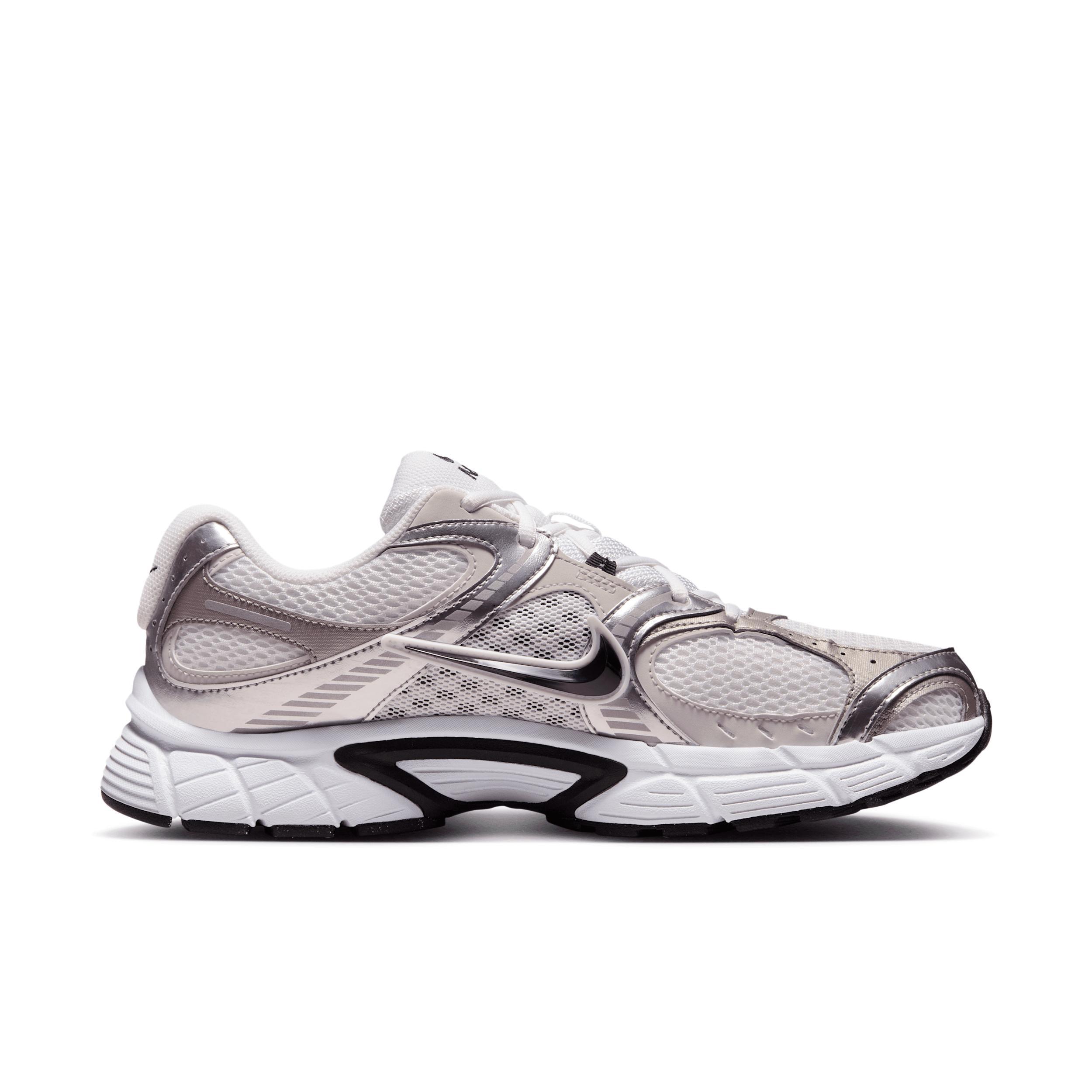 Nike Men's V5 RNR Shoes Product Image