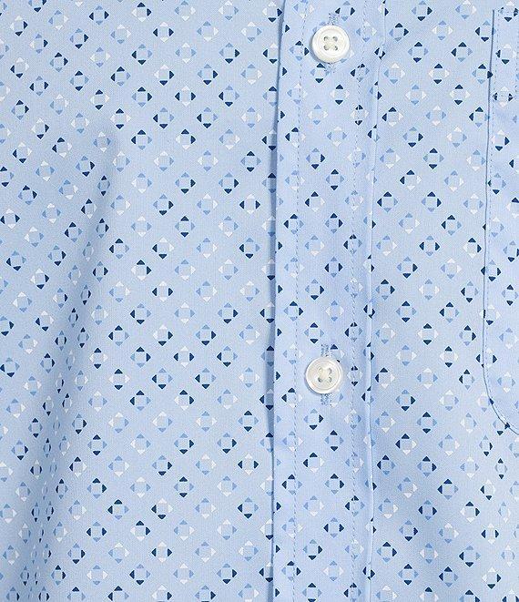 Roundtree & Yorke TravelSmart Easy Care Short Sleeve Arrow Print Sport Shirt Product Image
