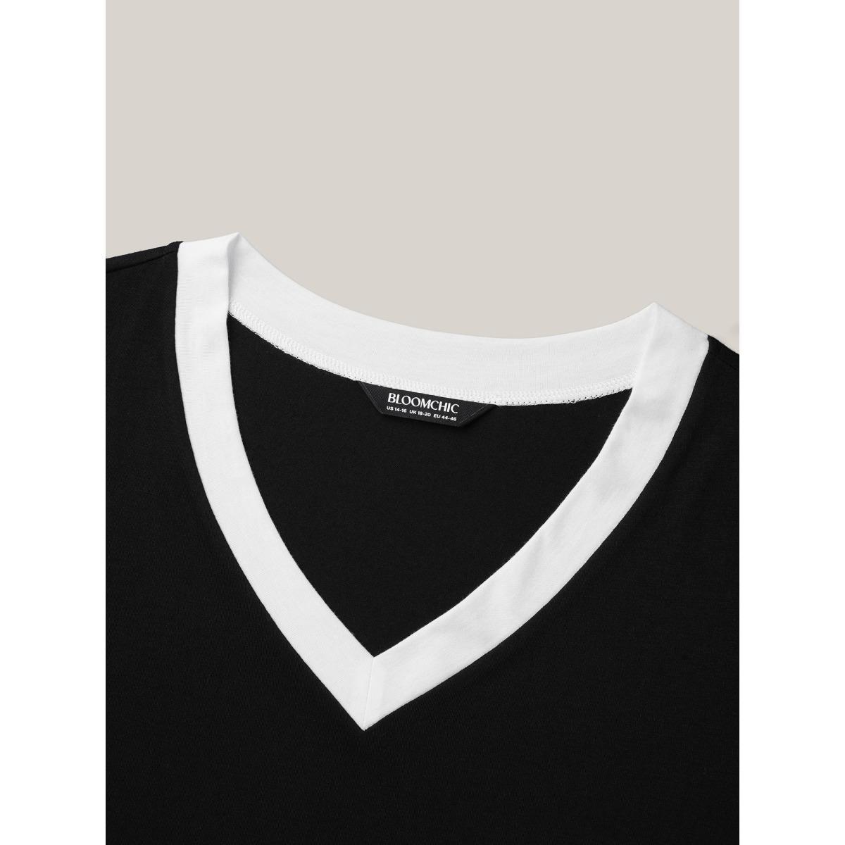 Plus Size Color-Block Stretchy V-Neck T-Shirt Black Women Casual Contrast V-neck Everyday T-shirts BloomChic 28/5X Product Image