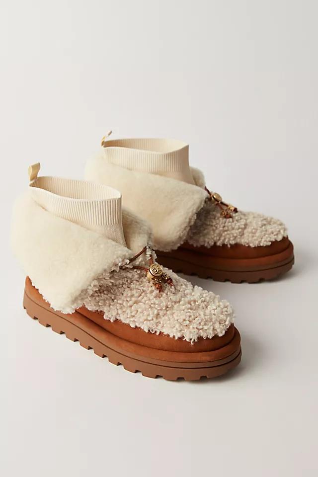 Olin Cozy Boots Product Image