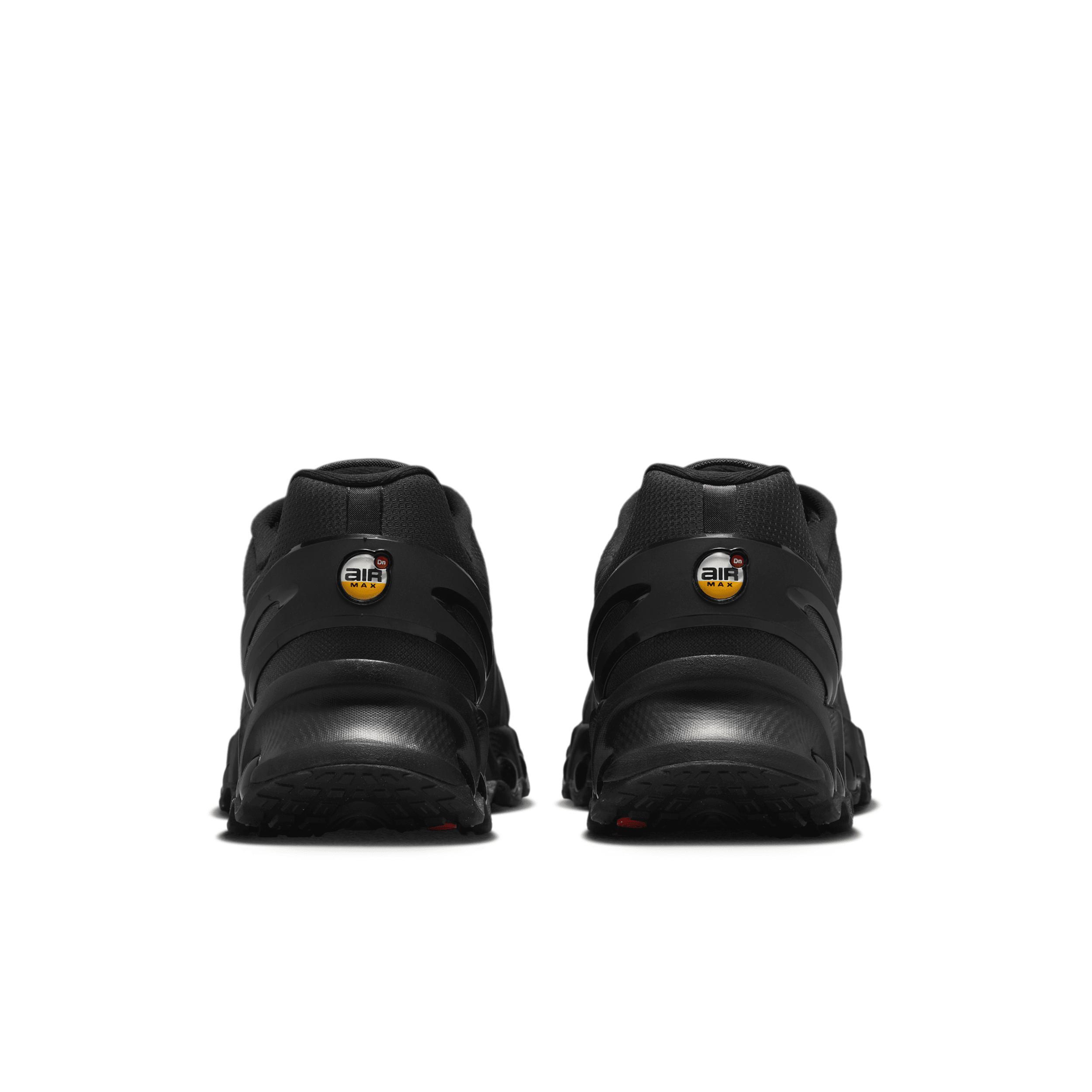 Nike Men's Air Max Dn8 Shoes Product Image