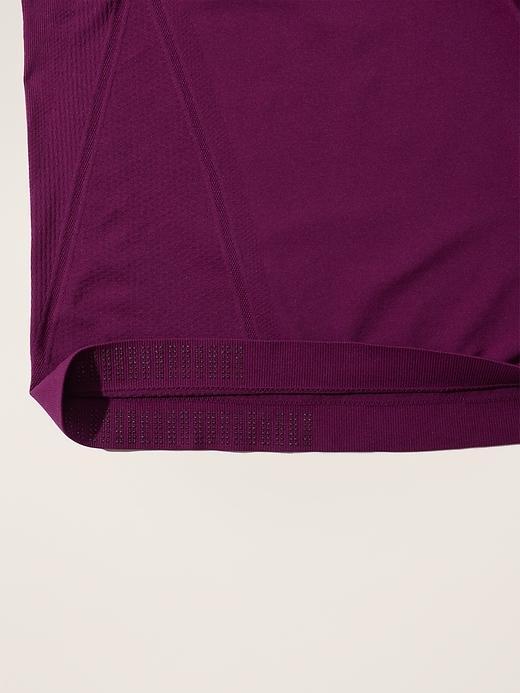 Momentum Seamless Tee Product Image