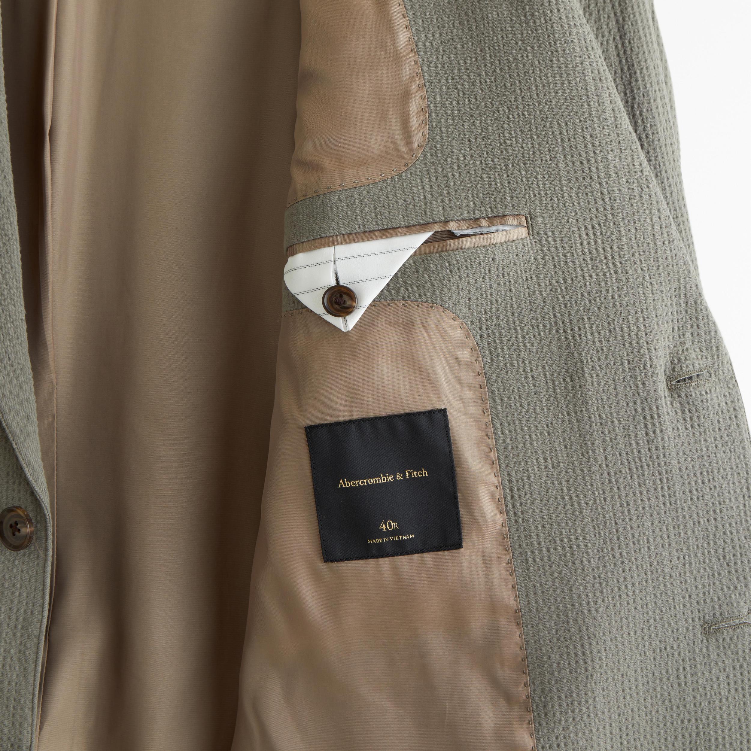 The A&F Collins Tailored Classic Seersucker Blazer Product Image