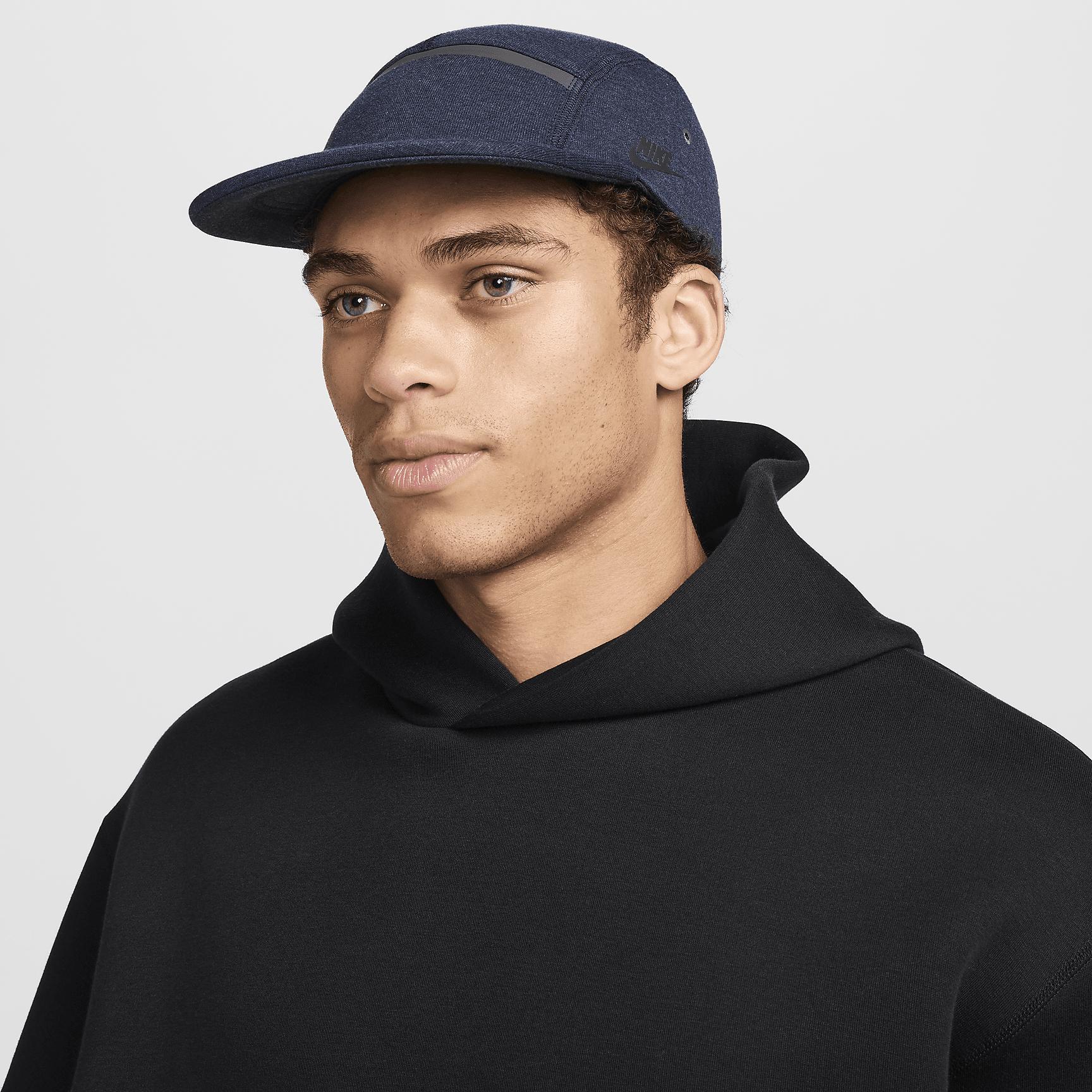 Nike Fly Cap Unstructured Flat Bill Tech Fleece Cap Product Image