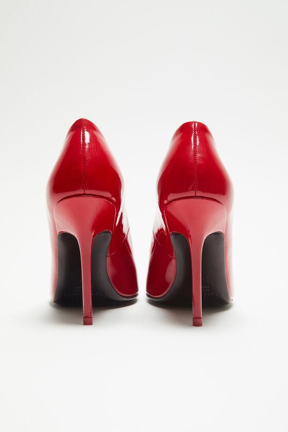 Leather heel pump Product Image