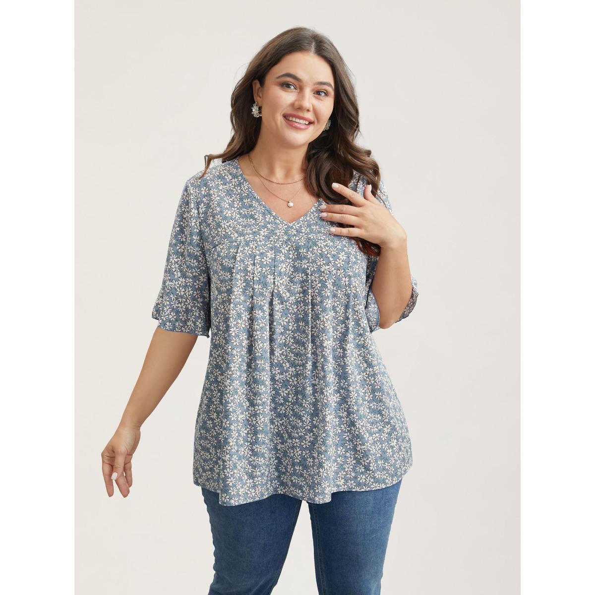 Plus Size LightBlue Ditsy Floral Pleated Flared Sleeve Shirt Women Elegant Half Sleeve V-neck Everyday Blouses BloomChic 28/5X Product Image
