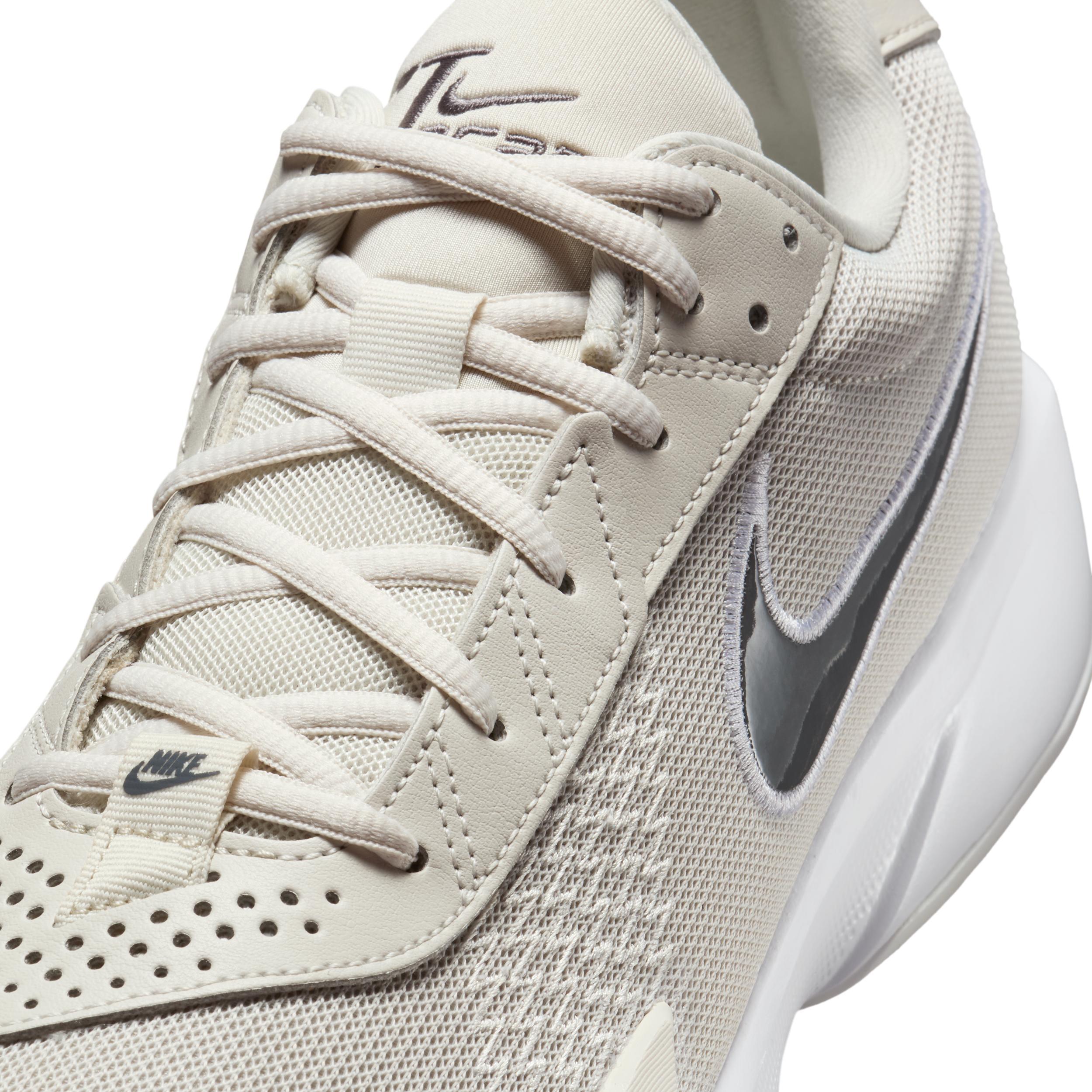 Nike Men's G.T. Cut Academy Basketball Shoes Product Image