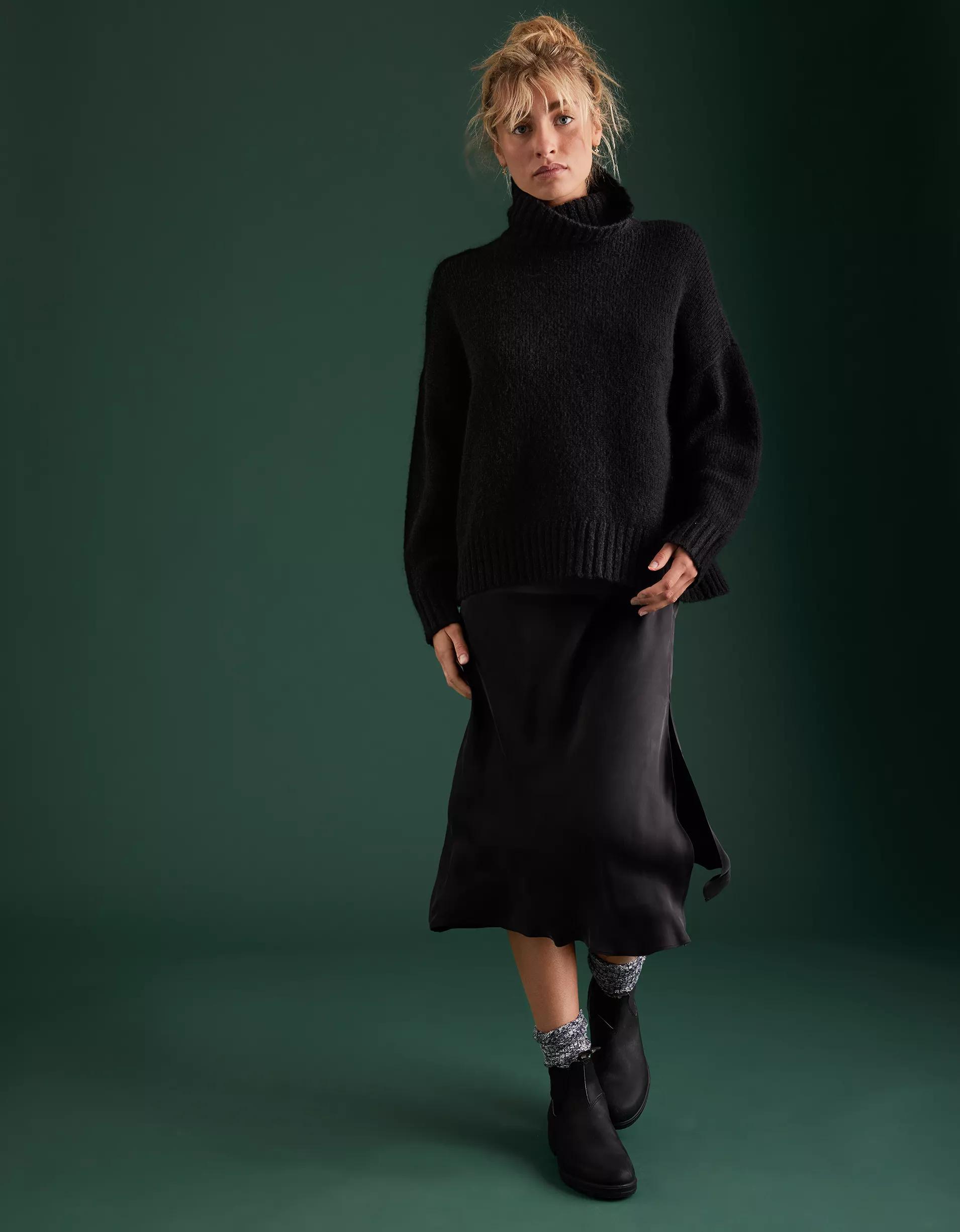 AE77 Premium Turtleneck Sweater Product Image