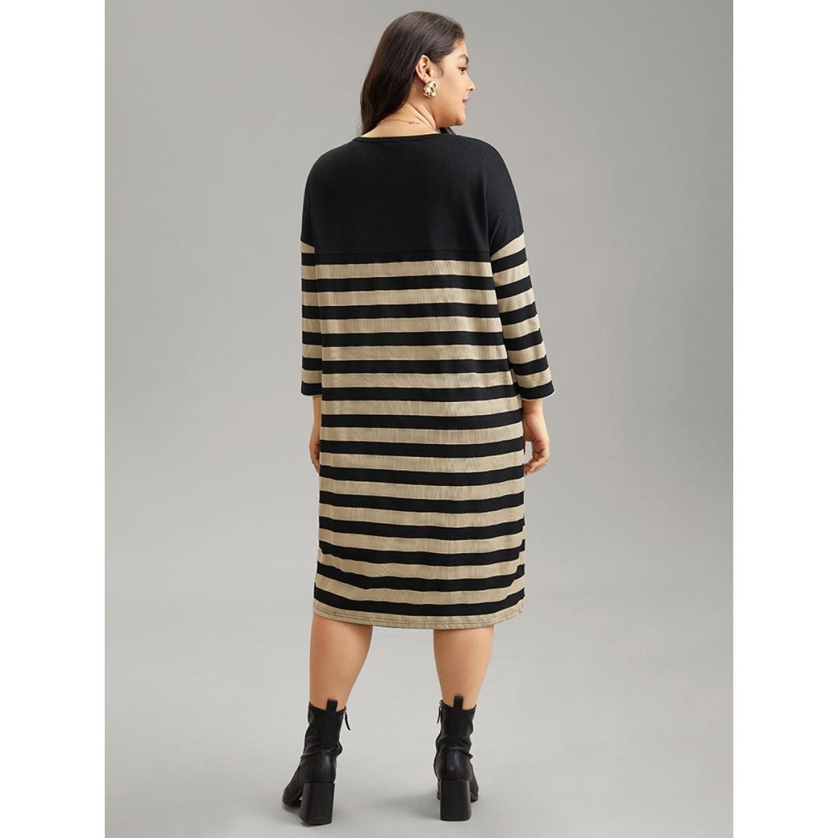 Plus Size Contrast Striped Pocket Knit Dress Black Women Casual Contrast Round Neck Long Sleeve Curvy Midi Dress BloomChic 22-24/3X Product Image