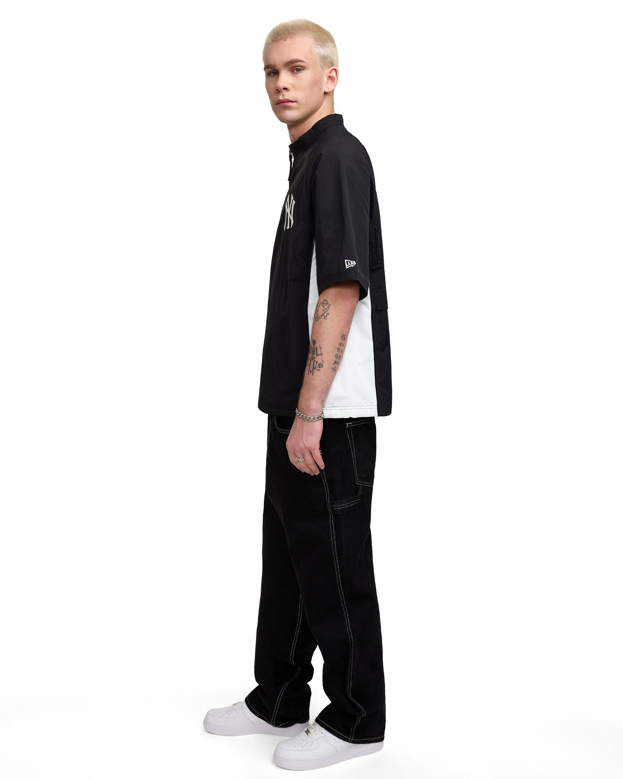 New York Yankees Outdoor Short Sleeve Anorak Male Product Image