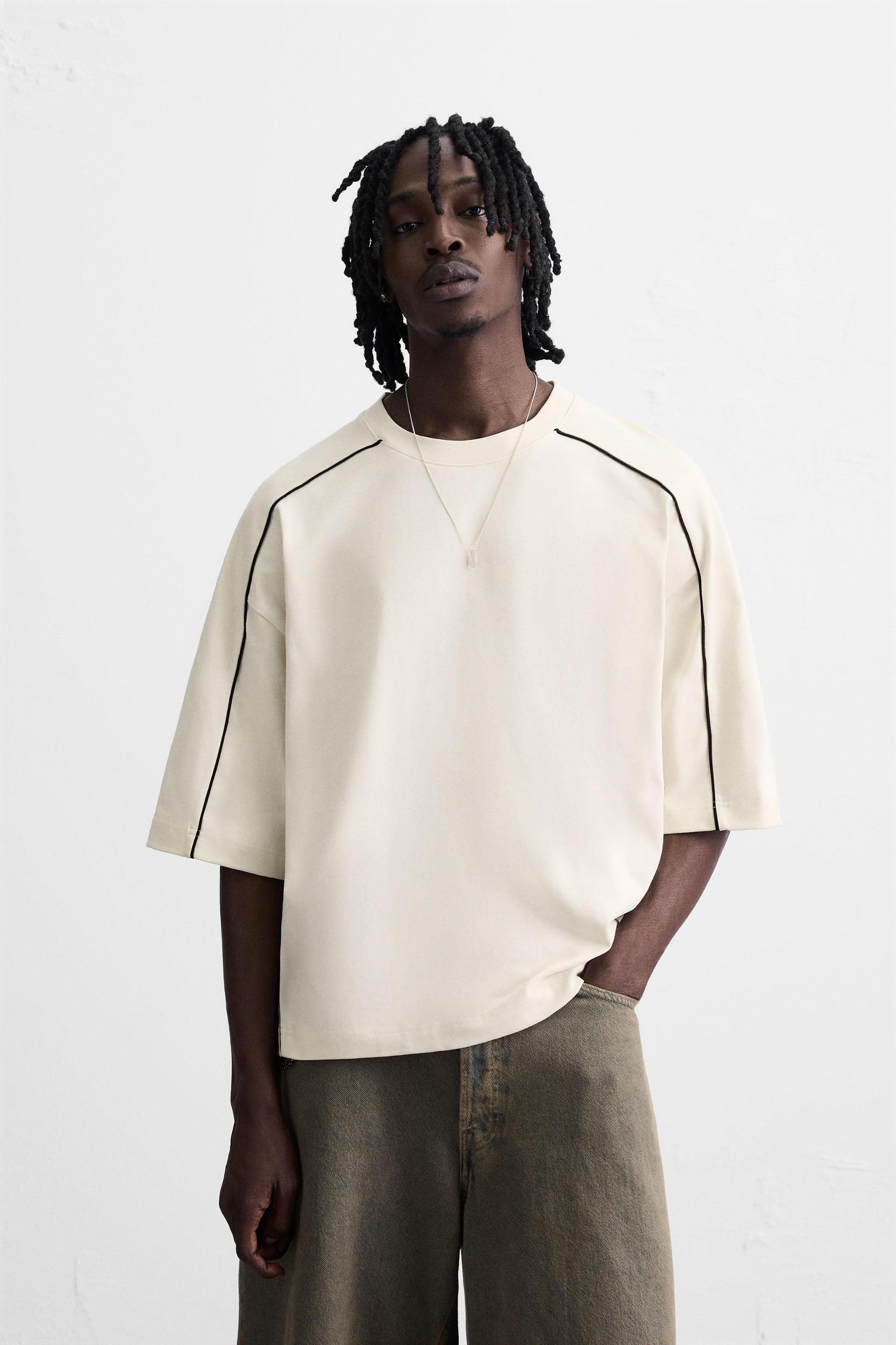 CONTRASTING TRIM SWEATSHIRT Product Image