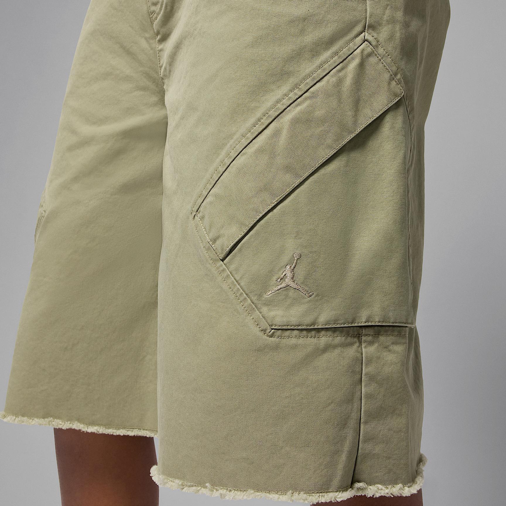 Jordan Flight Chicago Women's Big Shorts Product Image