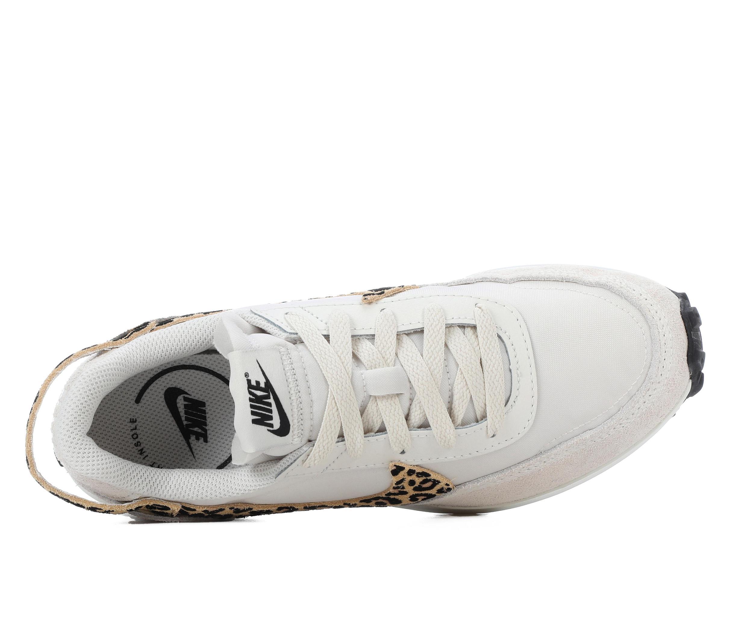 Women's Nike Waffle Debut Sneakers Product Image