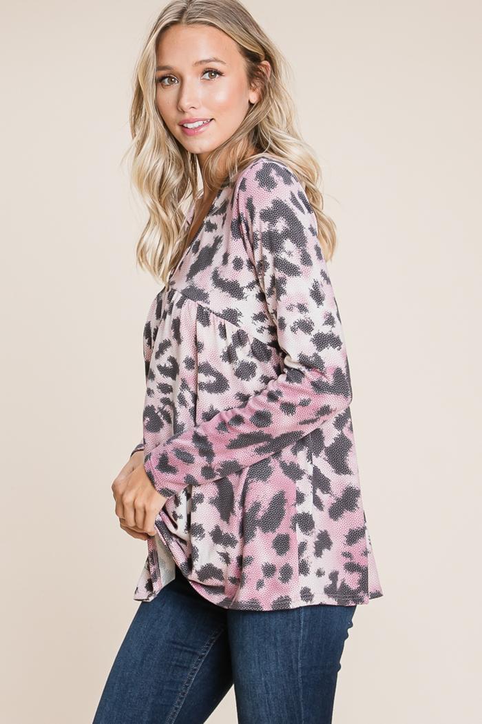 MAGENTA BLACK HEXA PATTERN ANIMAL PRINT TOP Product Image