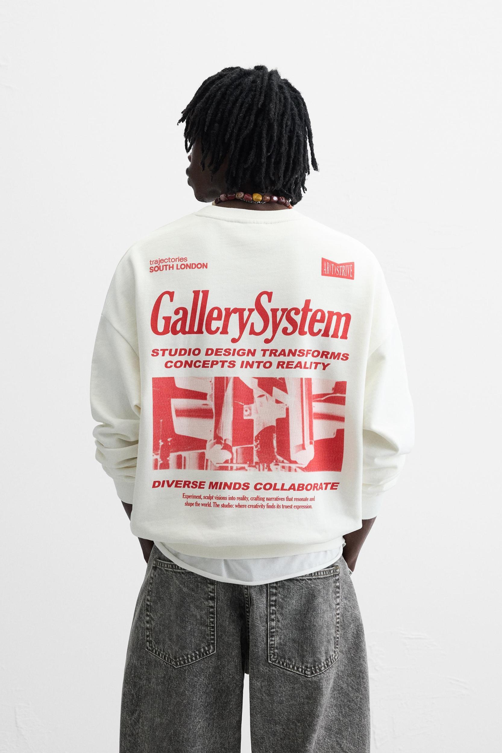 CONTRAST PRINT SWEATSHIRT Product Image
