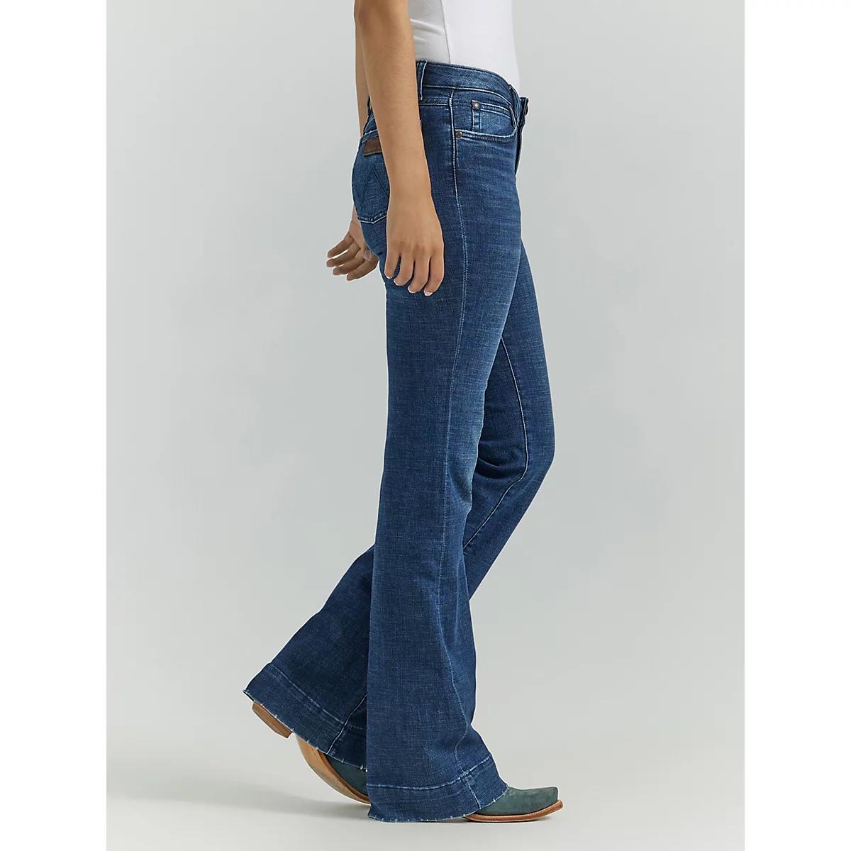 Women's Wrangler Retro® Mae Wide Leg Trouser Jean in Sophia Product Image