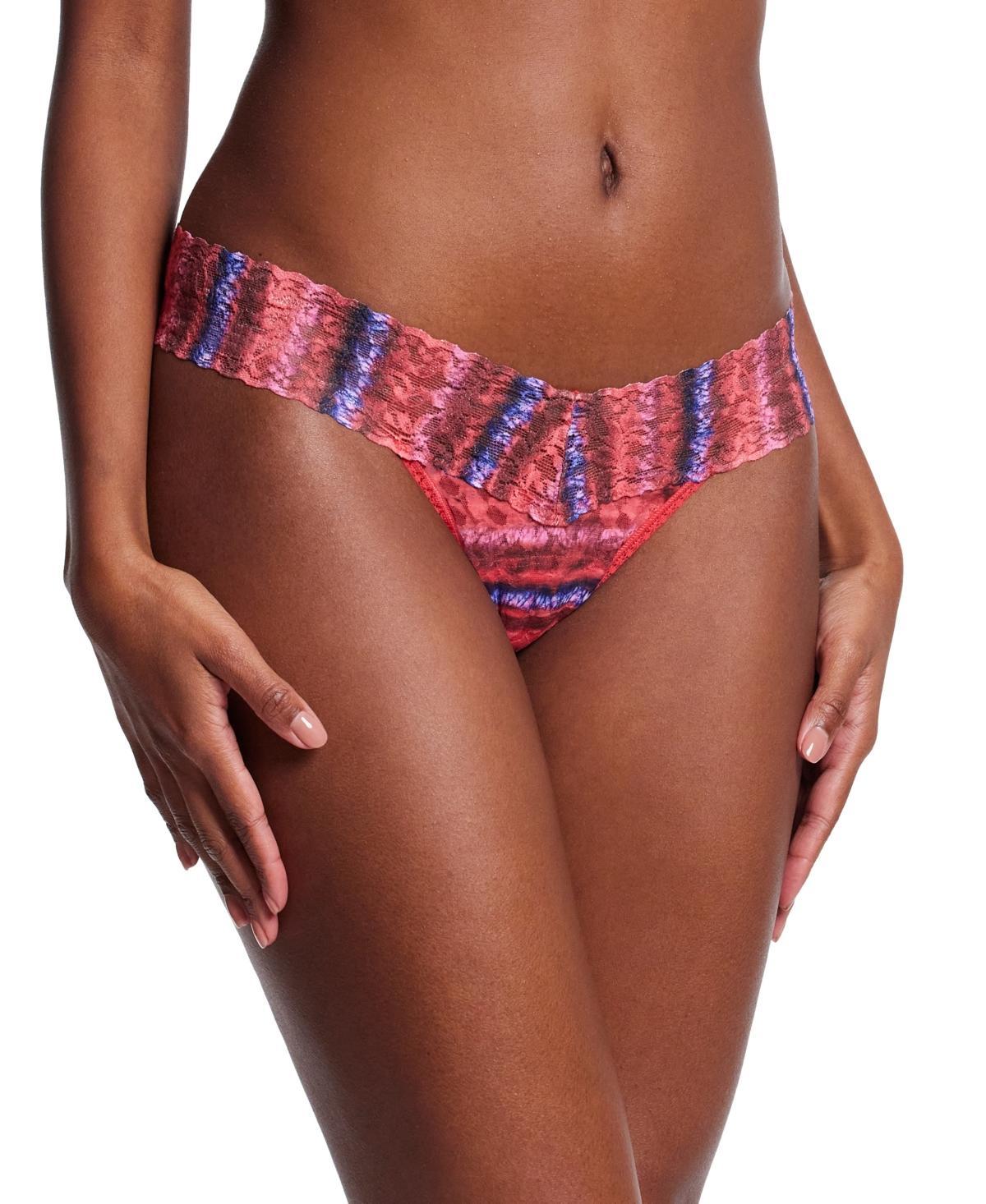 Printed Low-Rise Signature Lace Thong Product Image