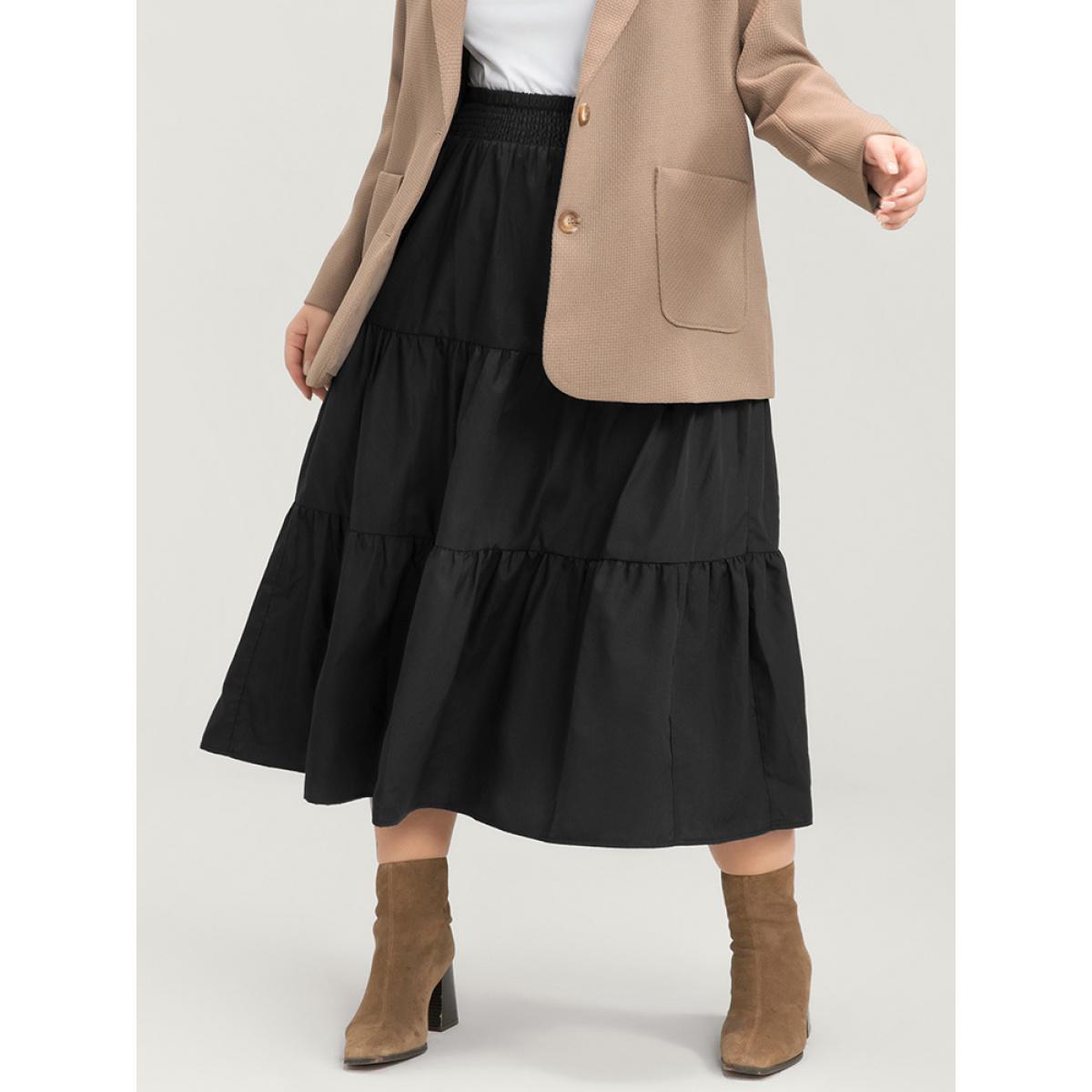 Plus Size Solid Shirred Waist Pocket Ruffle Hem Skirt Women Black Casual Shirred No stretch Pocket Dailywear Skirts BloomChic 26/4X Product Image