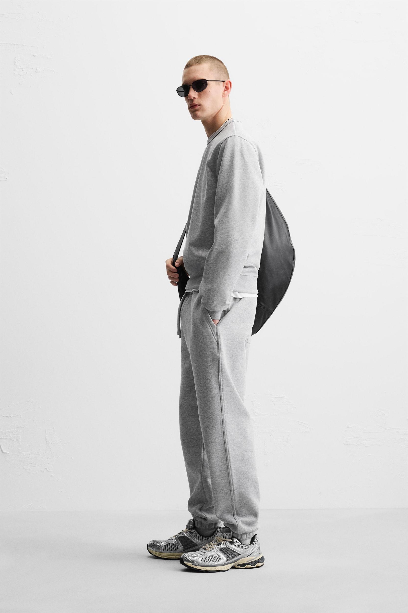 HEAVYWEIGHT CREW NECK SWEATSHIRT Product Image