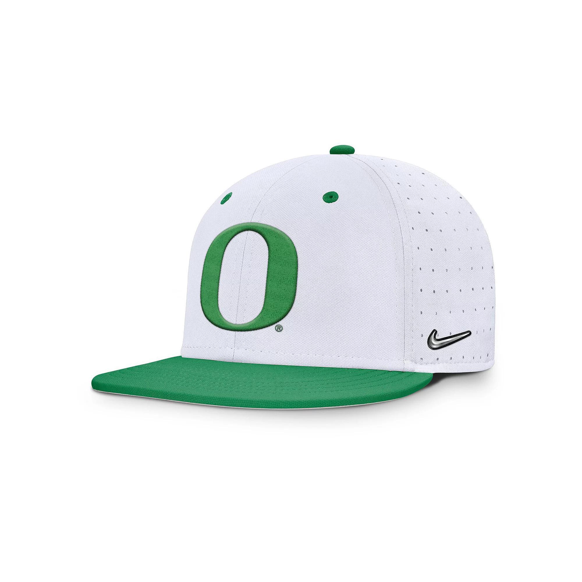 Men's Nike White Oregon Ducks On-Field Dugout True Performance Fitted Hat, Size: 8 Product Image