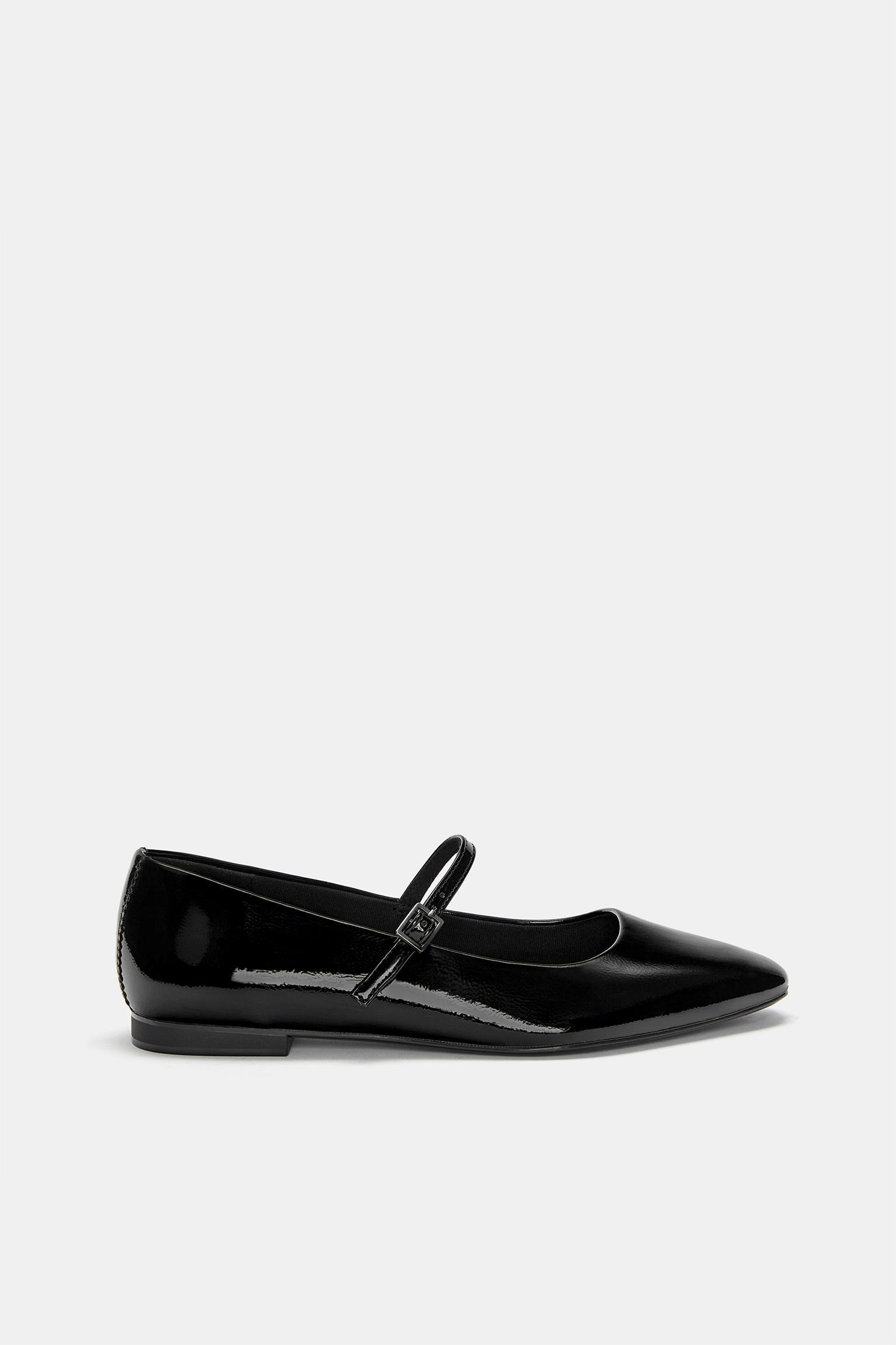 Faux patent leather ballerinas Product Image